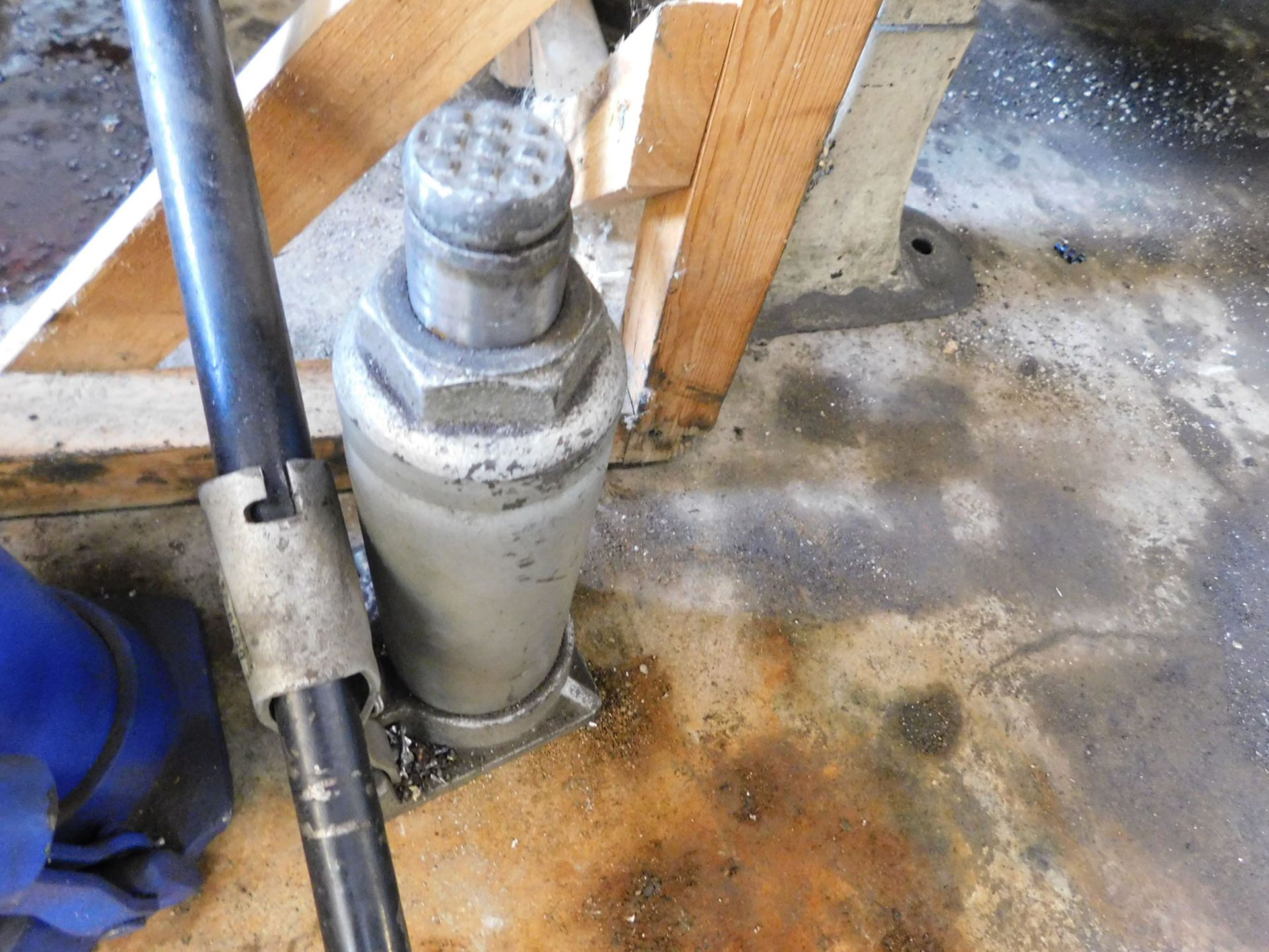 4-TON HYDRAULIC BOTTLE JACK - Image 3 of 3