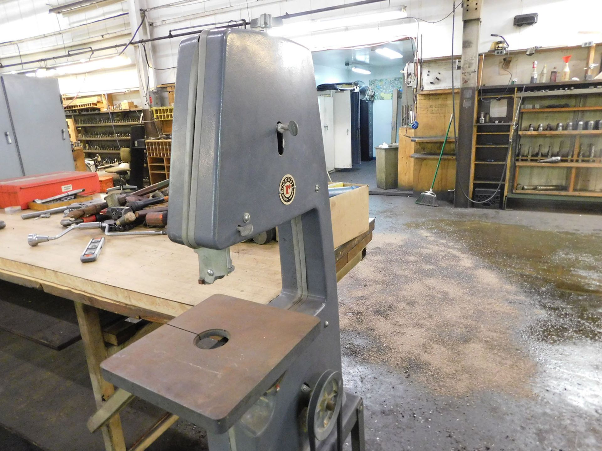 ROCKWELL DELTA BANDSAW ON STAND; SINGLE PHASE