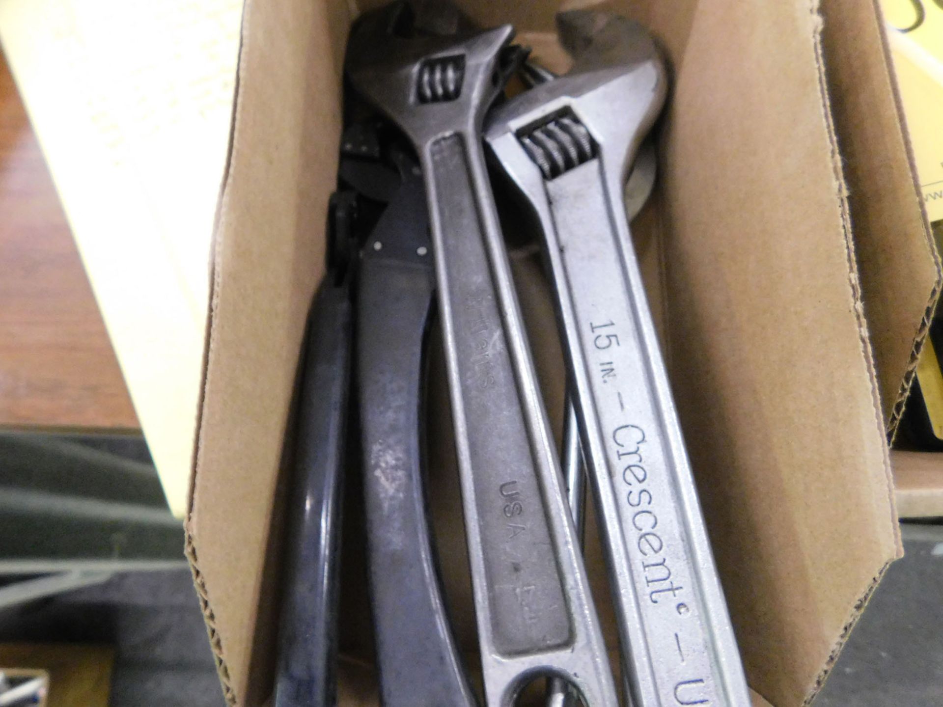 LOT OF ASSORTED CRESCENT WRENCHES