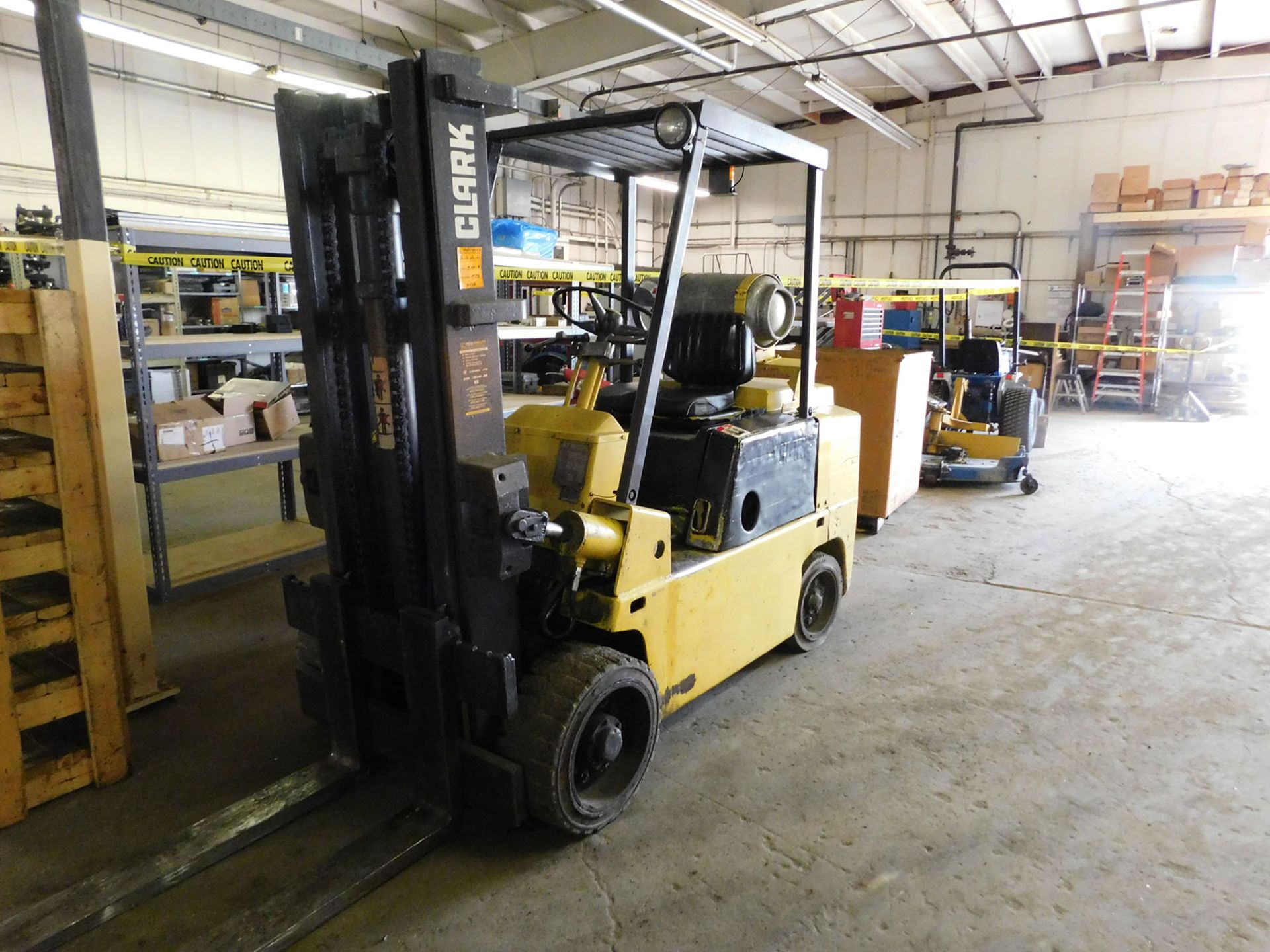 CLARK C500-80 8,000 LB. CAPACITY FORKLIFT; LP, 123'' LIFT HEIGHT, 82'', 2-STAGE MAST, SOLID TREAD