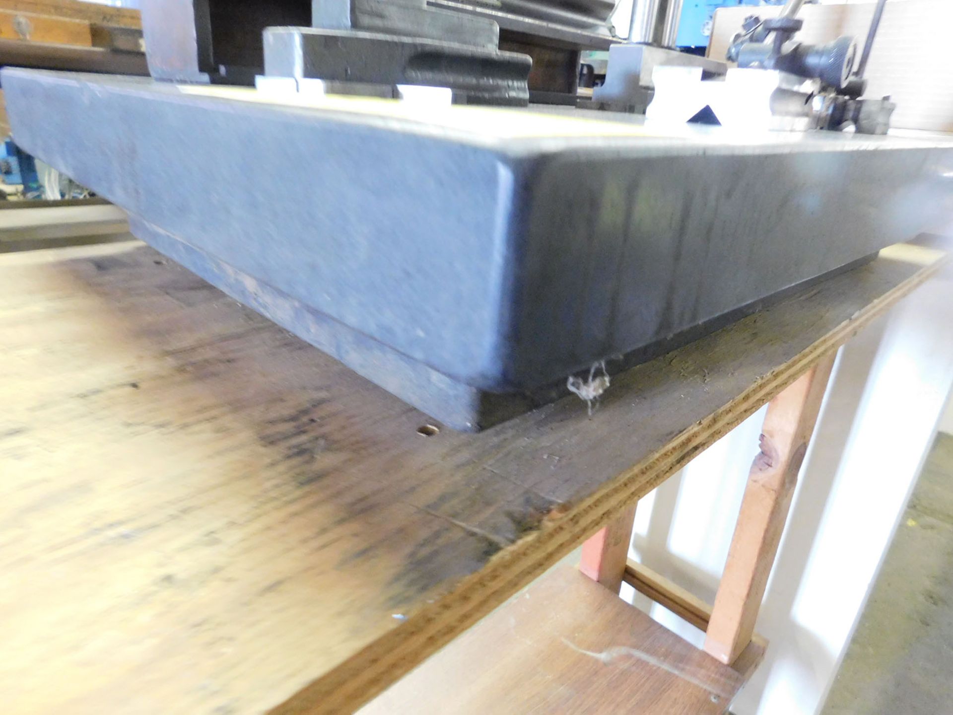 SURFACE PLATE WITH TABLE