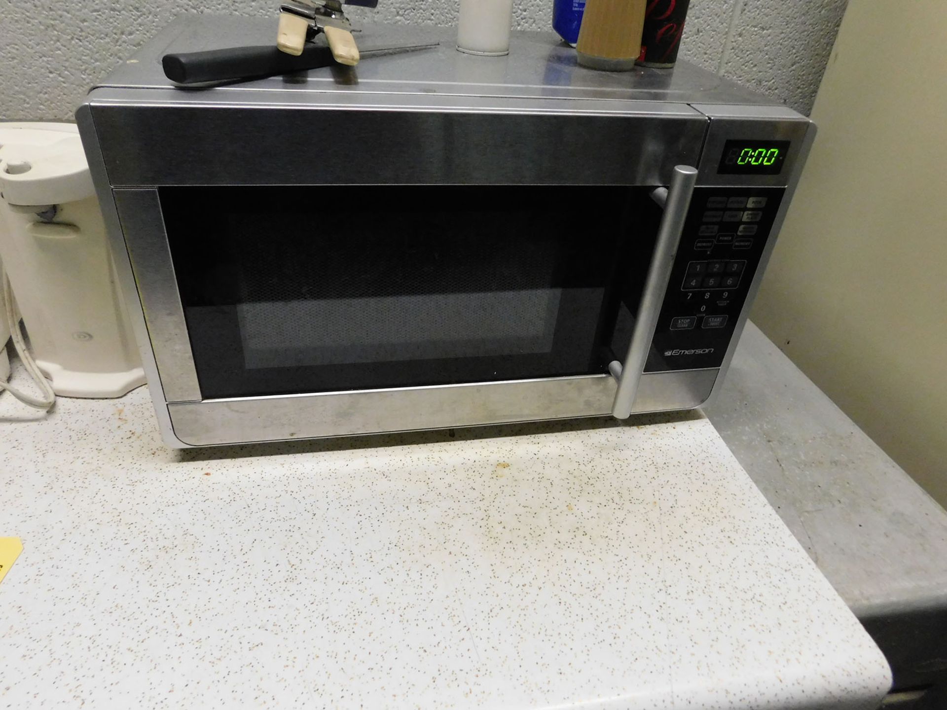 EMERSON MICROWAVE & SHELF