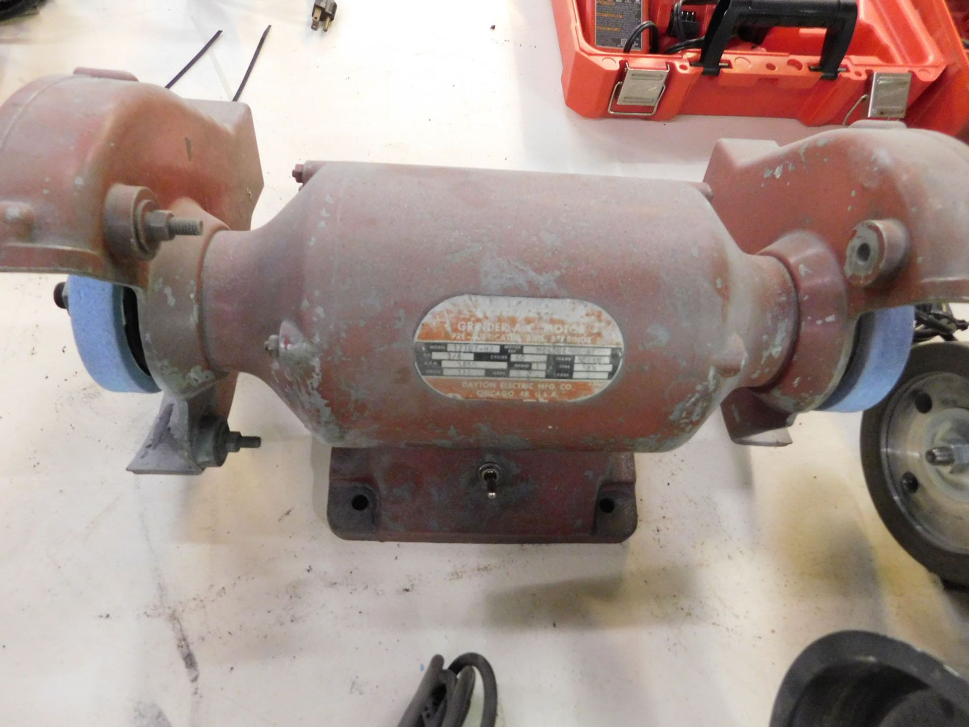 DAYTON ELECTRIC DOUBLE END GRINDER; MODEL 12707-H2, 3/4 HP, 60-CYCLES, 8.2 AMPS