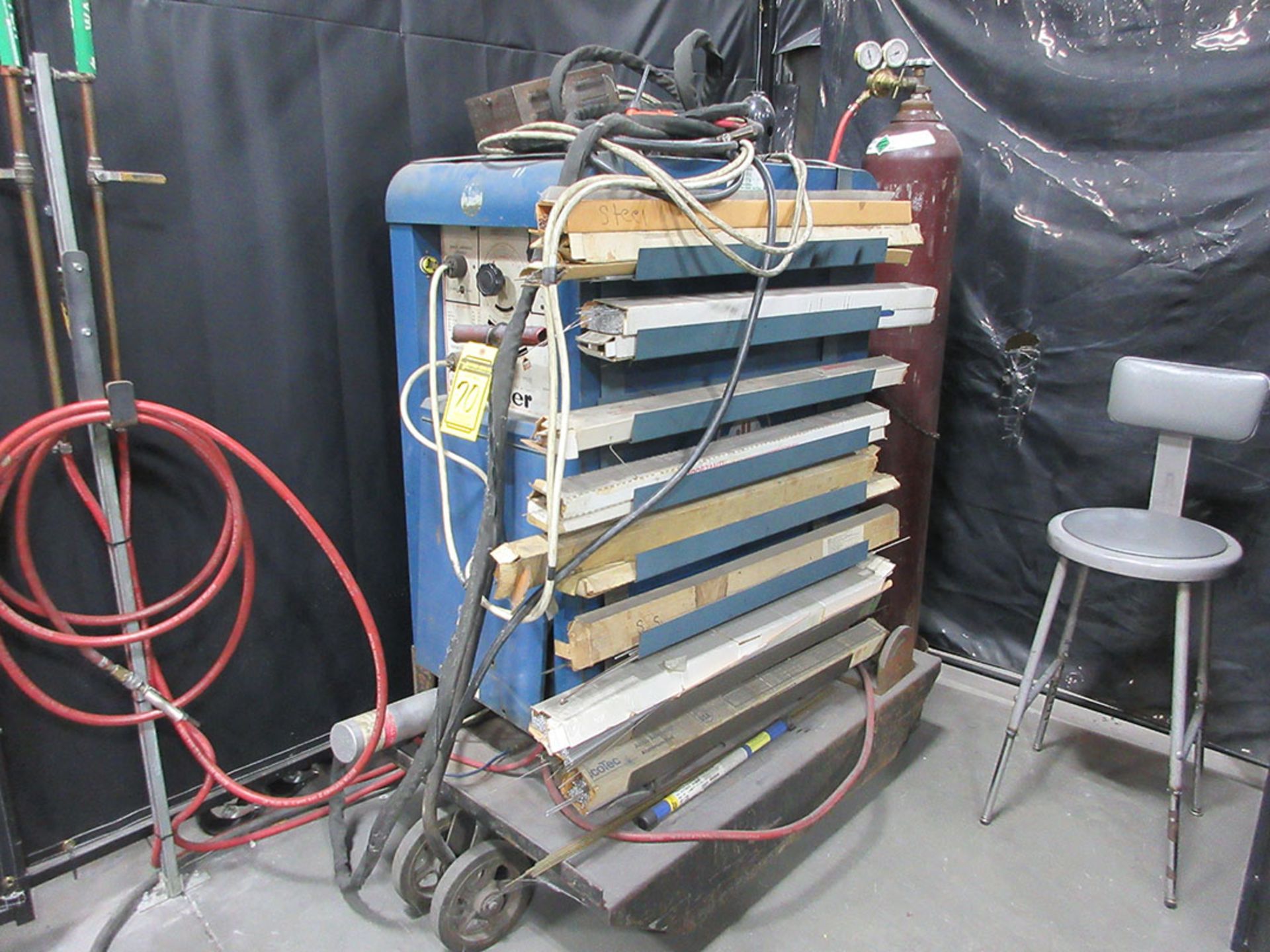 MILLER 330/A AC/DC INERT GAS WELDER; CUSTOM WIRE RACK (EXCLUDES GAS) S/N 71-565240