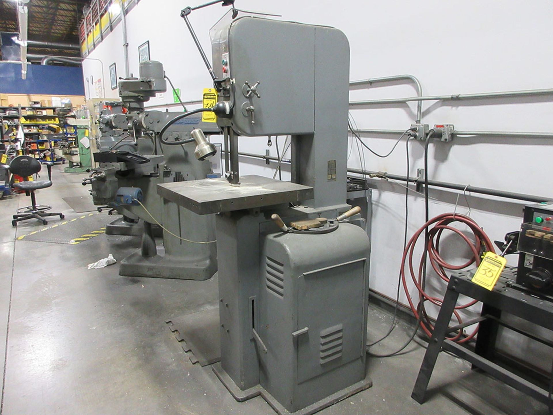 DOALL METAL MASTER VERTICAL BAND SAW; 2' X 2' CONTOUR TABLE, 17'' THROAT, JOB SELECTOR, SPEED - Image 2 of 2