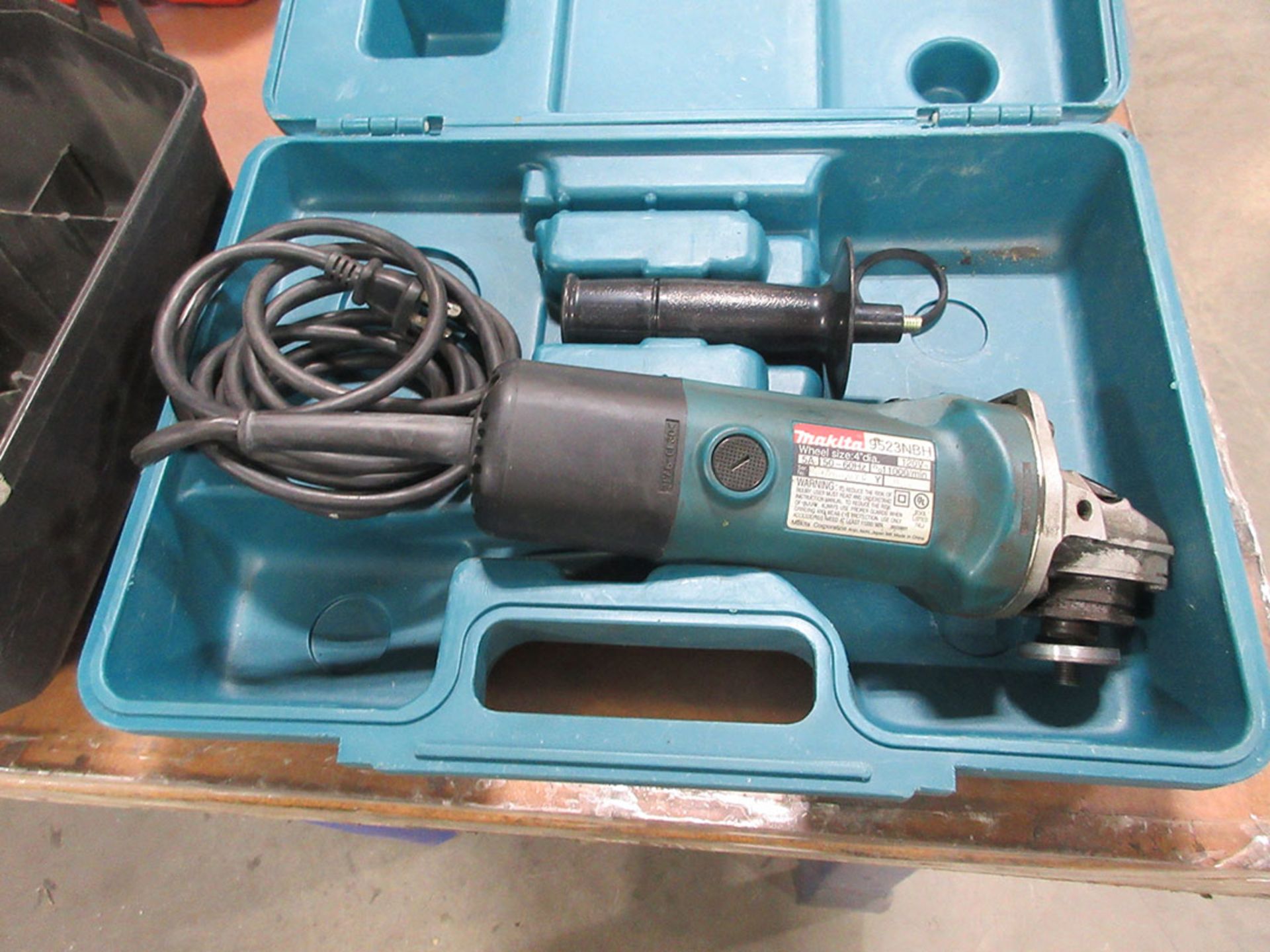 MILWAUKEE SAWZALL CAT# 6519-30, SKILSAW 7 1/4'' CIRCULAR SAW, MAKITA 4'' ANGLE GRINDER, AND