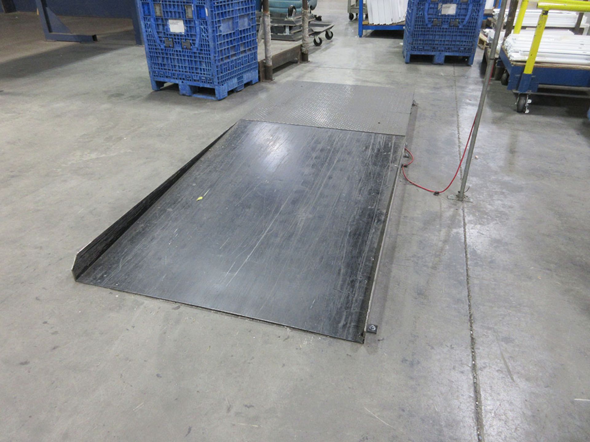 SPX 4' X 4' PLATFORM SCALE; WITH RAMP & AVERY WEIGHT TRONIX ZM301 DRO