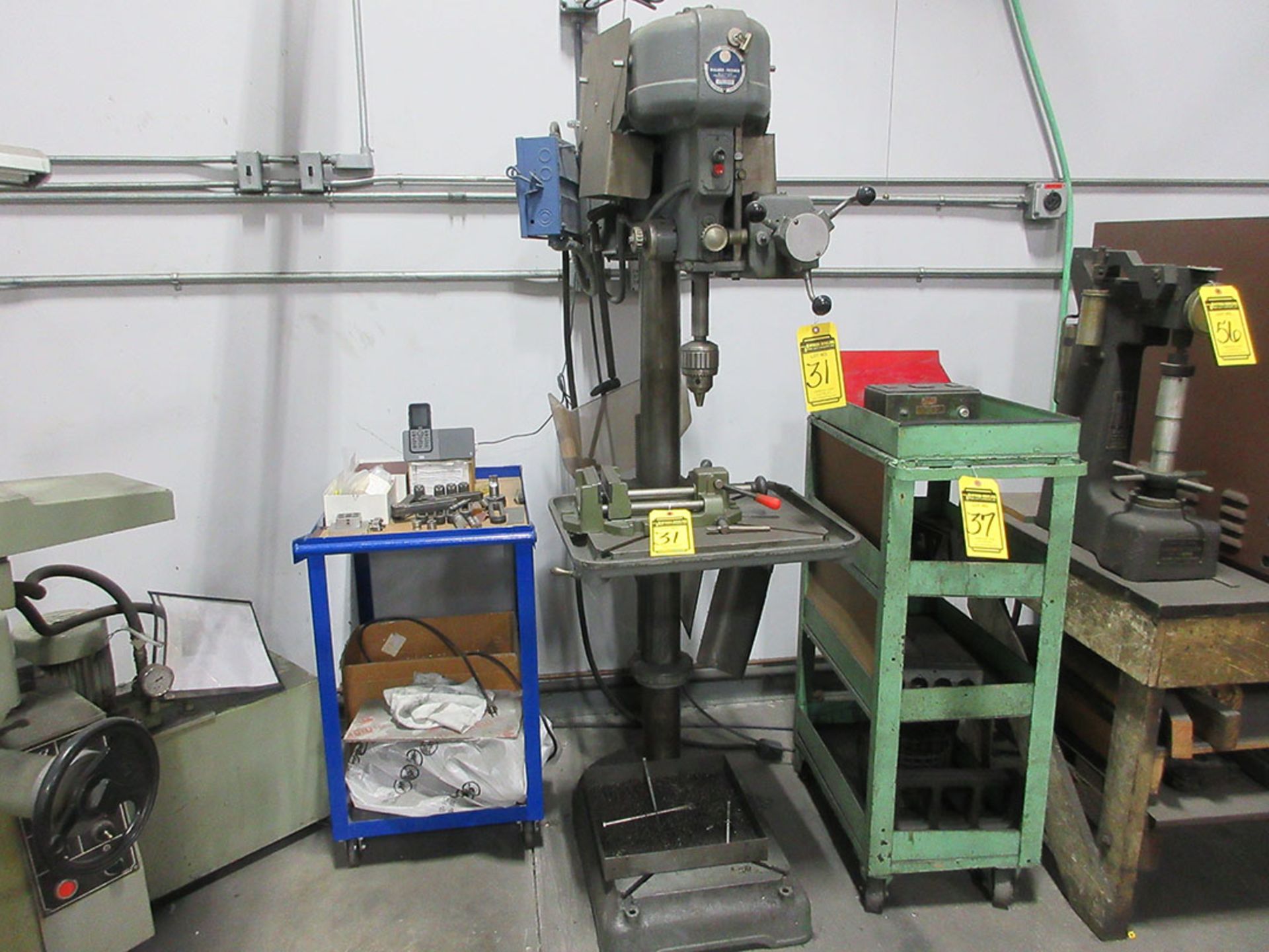 WALKER TURNER 70-400 DRILL PRESS; S/N 1337597 WITH 6'' MACHINE VISE ***EXCLUSIVE RIGGER - PEDOWITZ