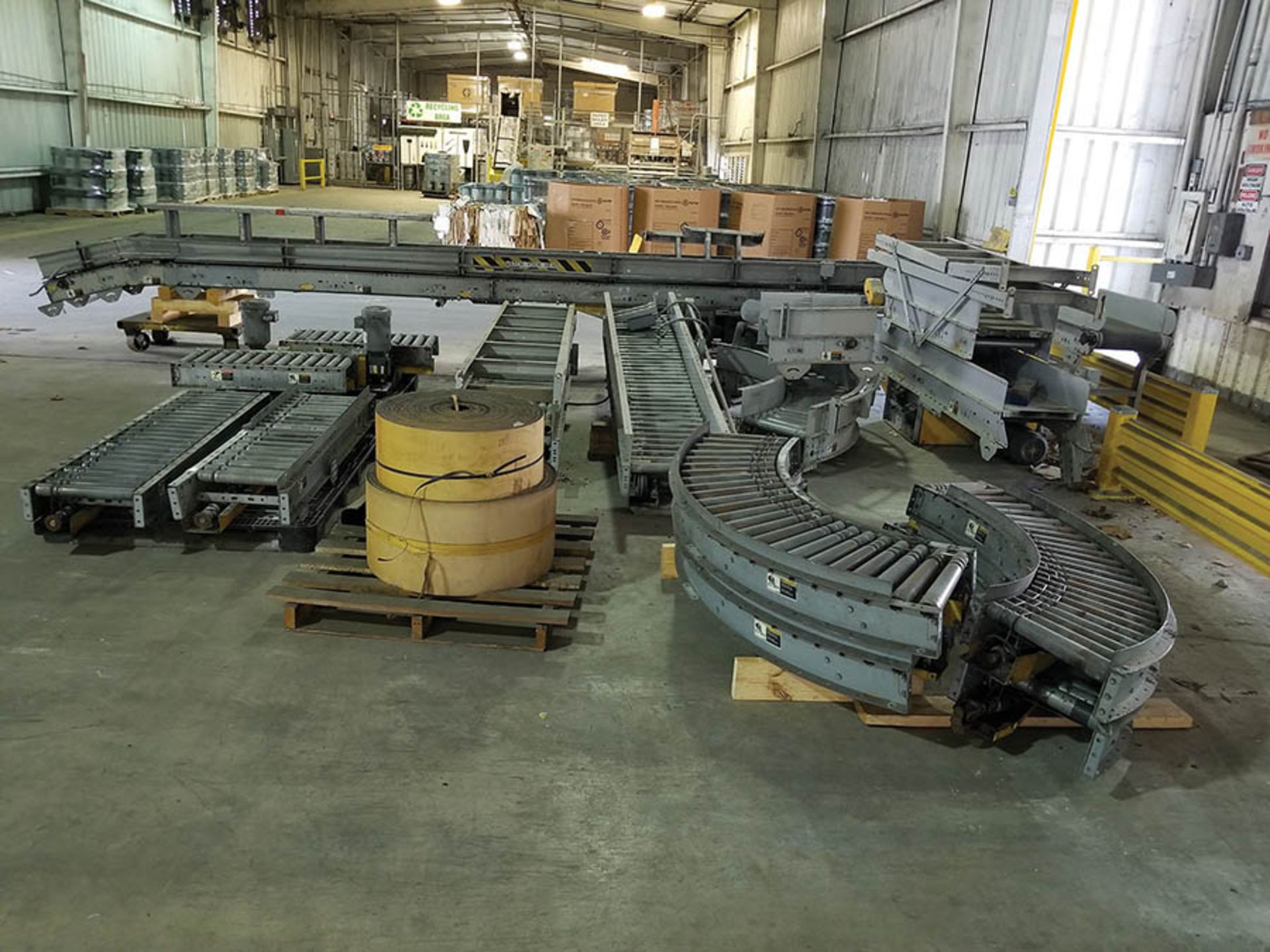 LARGE LOT OF CONVEYOR: INCLUDING BUT NOT LIMITED TO HYTROL POWER AND ROLLER CONVEYORS, STANDS, - Image 4 of 18