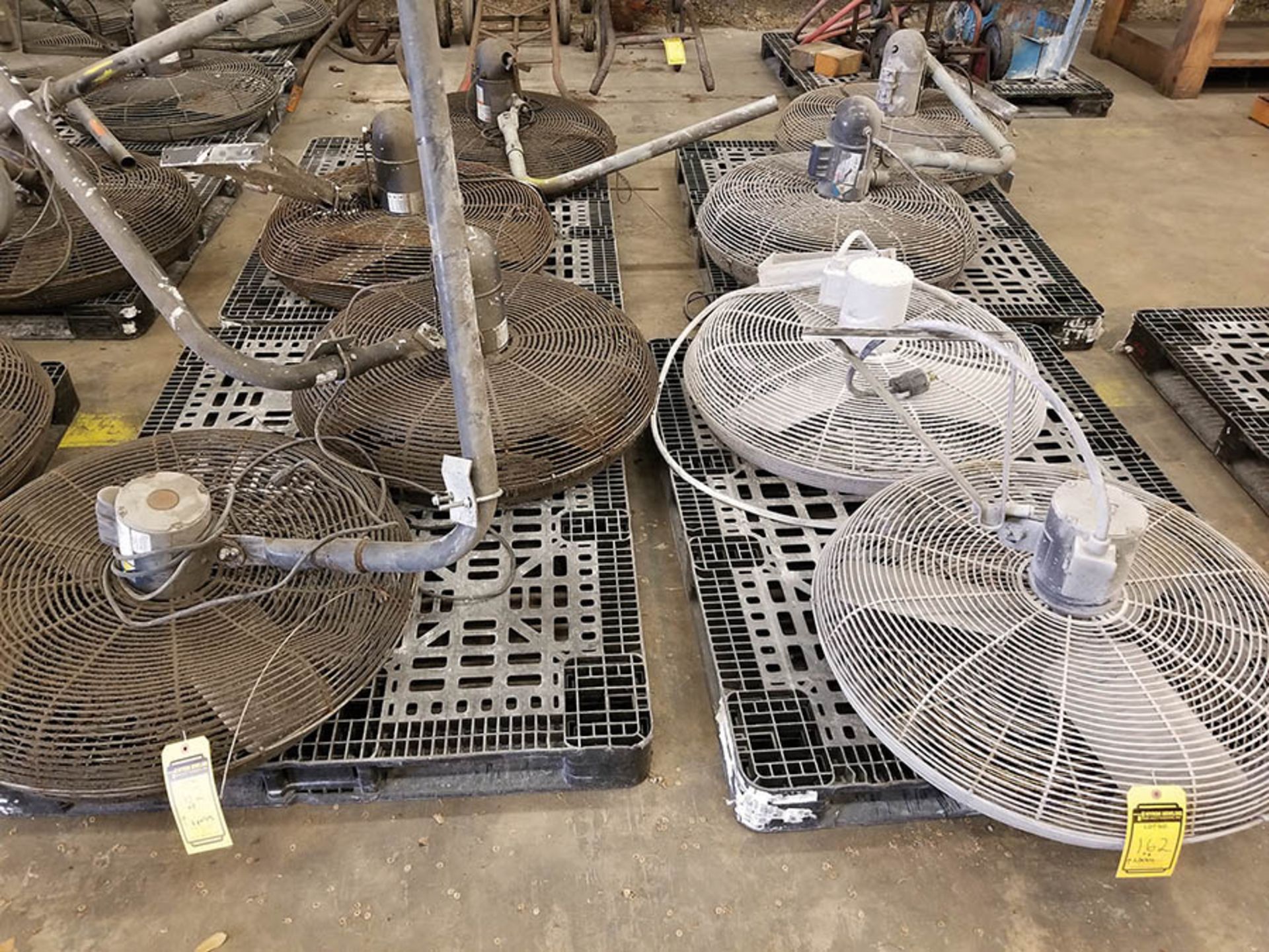 (8) 30'' COLUMN MOUNT CIRCULAR FANS