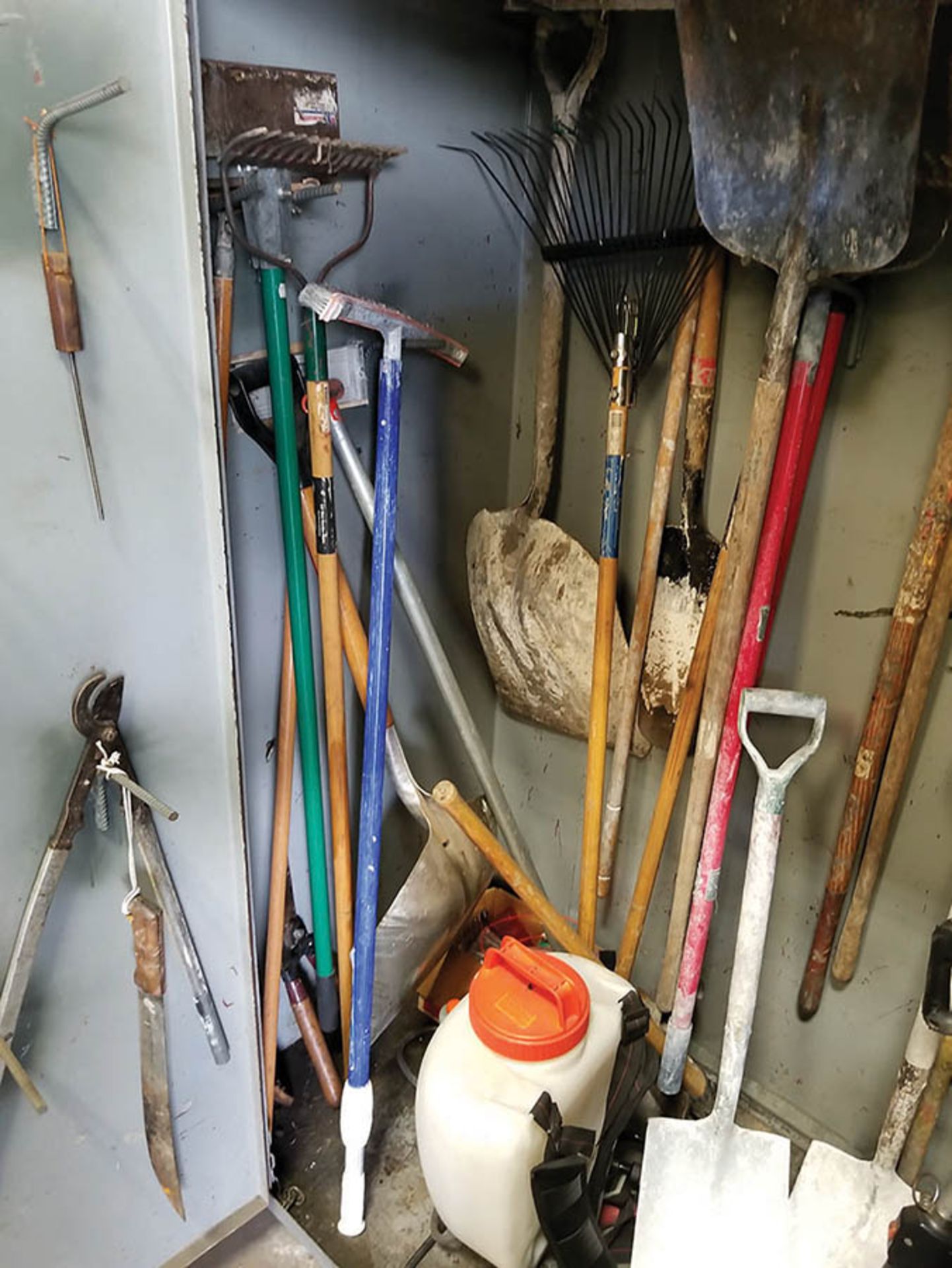 HD STEEL CABINET WITH SHOVELS, BROOMS, WEED EATER, BACK PACK SPRAYER, SPADE, SCRAPERS, ETC. - Image 6 of 7