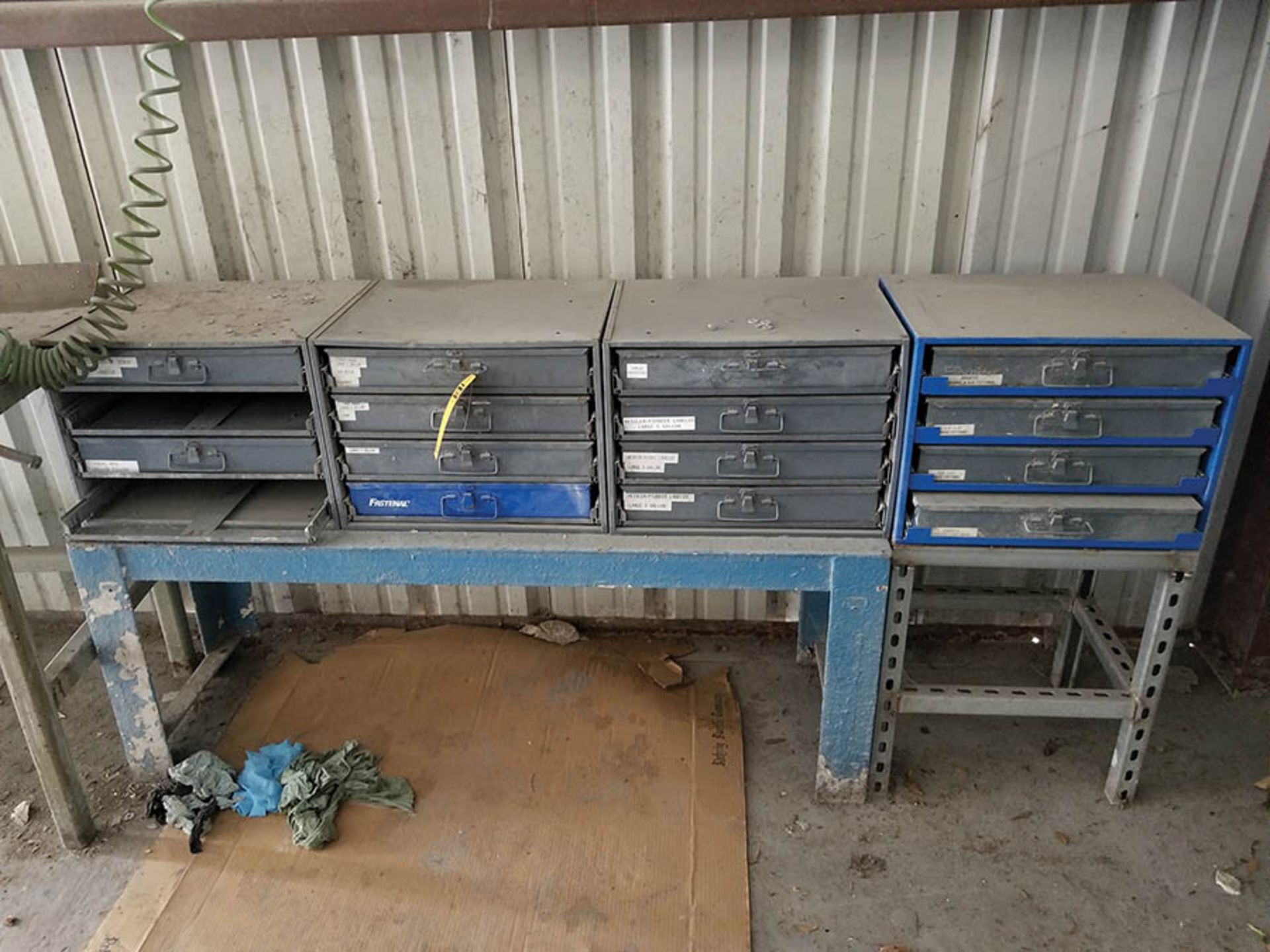 ENTIRE CORNER INCLUDING- PEDESTAL PIPE CLAMP, (2) HD LYON STEEL CABINETS WITH ASSORTED TOOLING, - Image 6 of 14