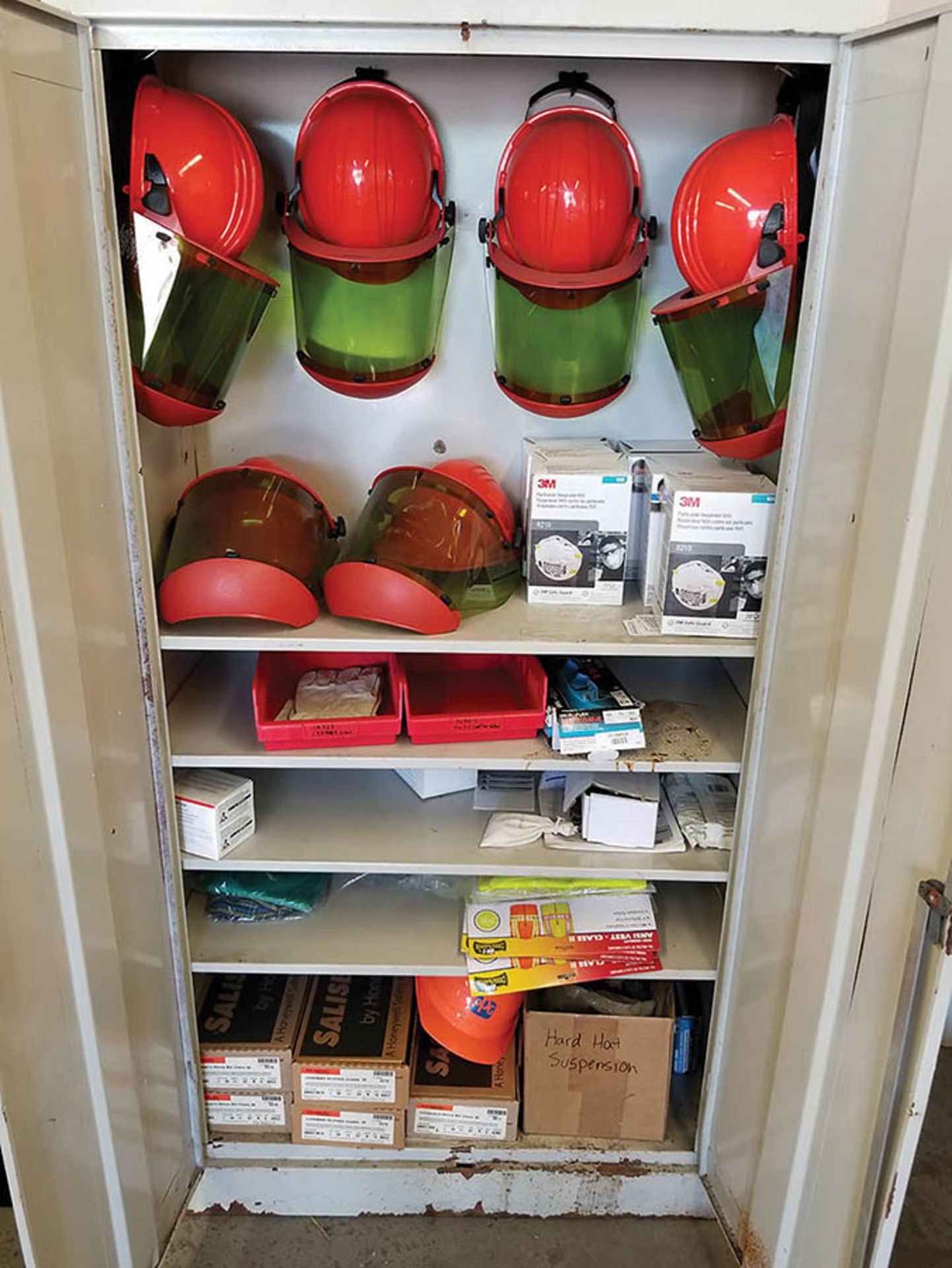METAL CABINETS WITH LOCK OUT EQUIPMENT AND PPE EQUIPMENT; DUST MASKS, SHIELDED HARD HATS, HIGH - Image 2 of 5