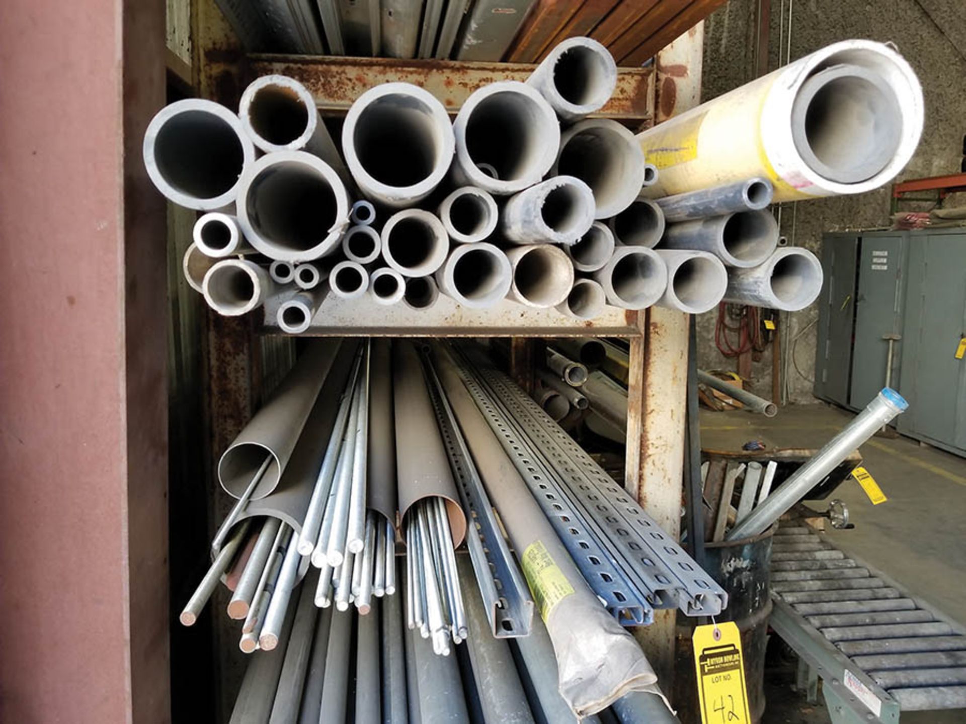 (3) SECTIONS HD STEEL RACK WITH ASSORTED ROUND STOCK, GALVANIZED/BLACK STEEL CONDUIT, CHANNEL AND - Image 3 of 5
