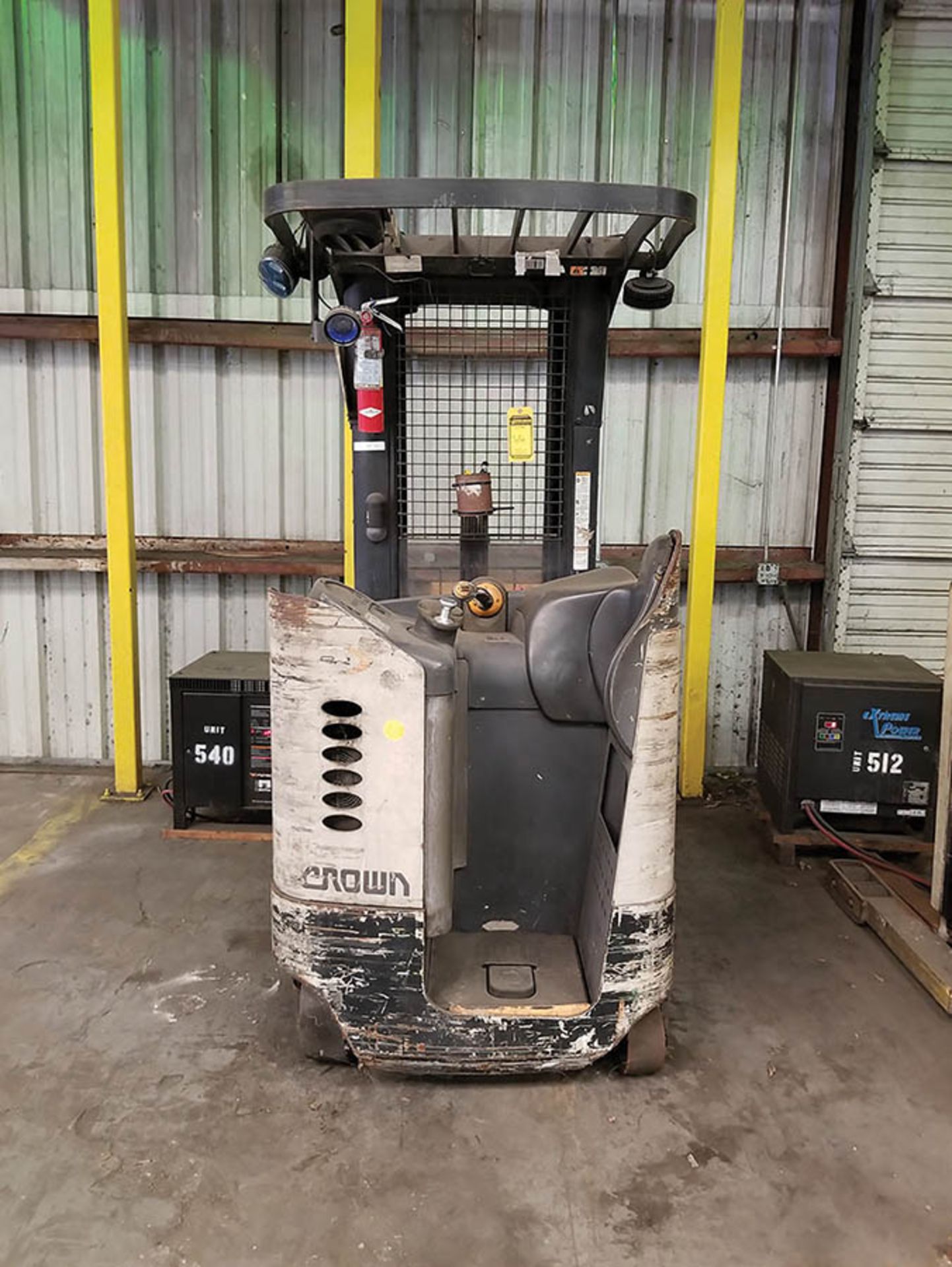 CROWN 5200 SERIES 3,500 LB. NARROW AISLE ELECTRIC FORKLIFT, MODEL RR 5210-35TT198, S/N 1A309223, - Image 6 of 7
