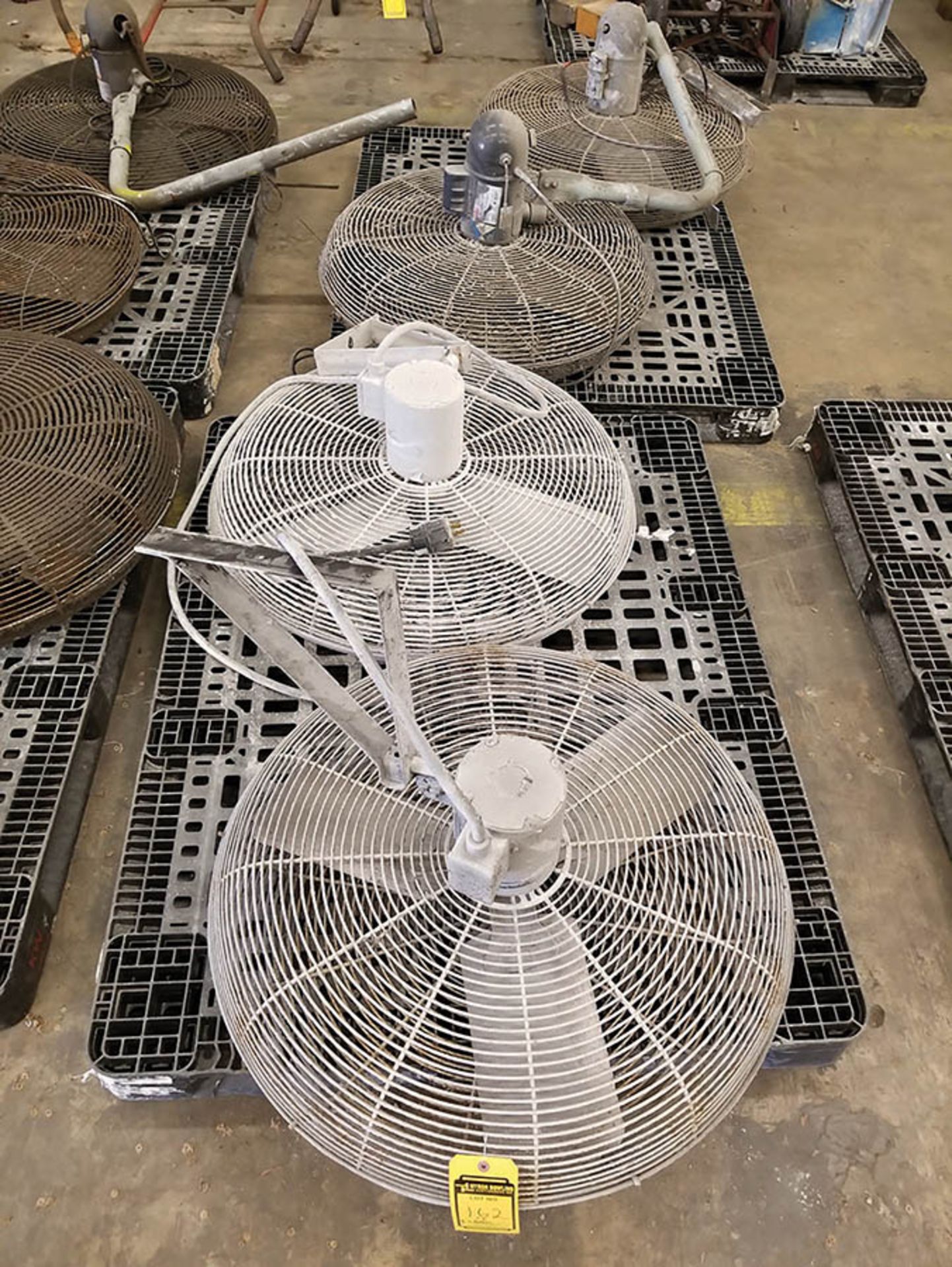 (8) 30'' COLUMN MOUNT CIRCULAR FANS - Image 2 of 3