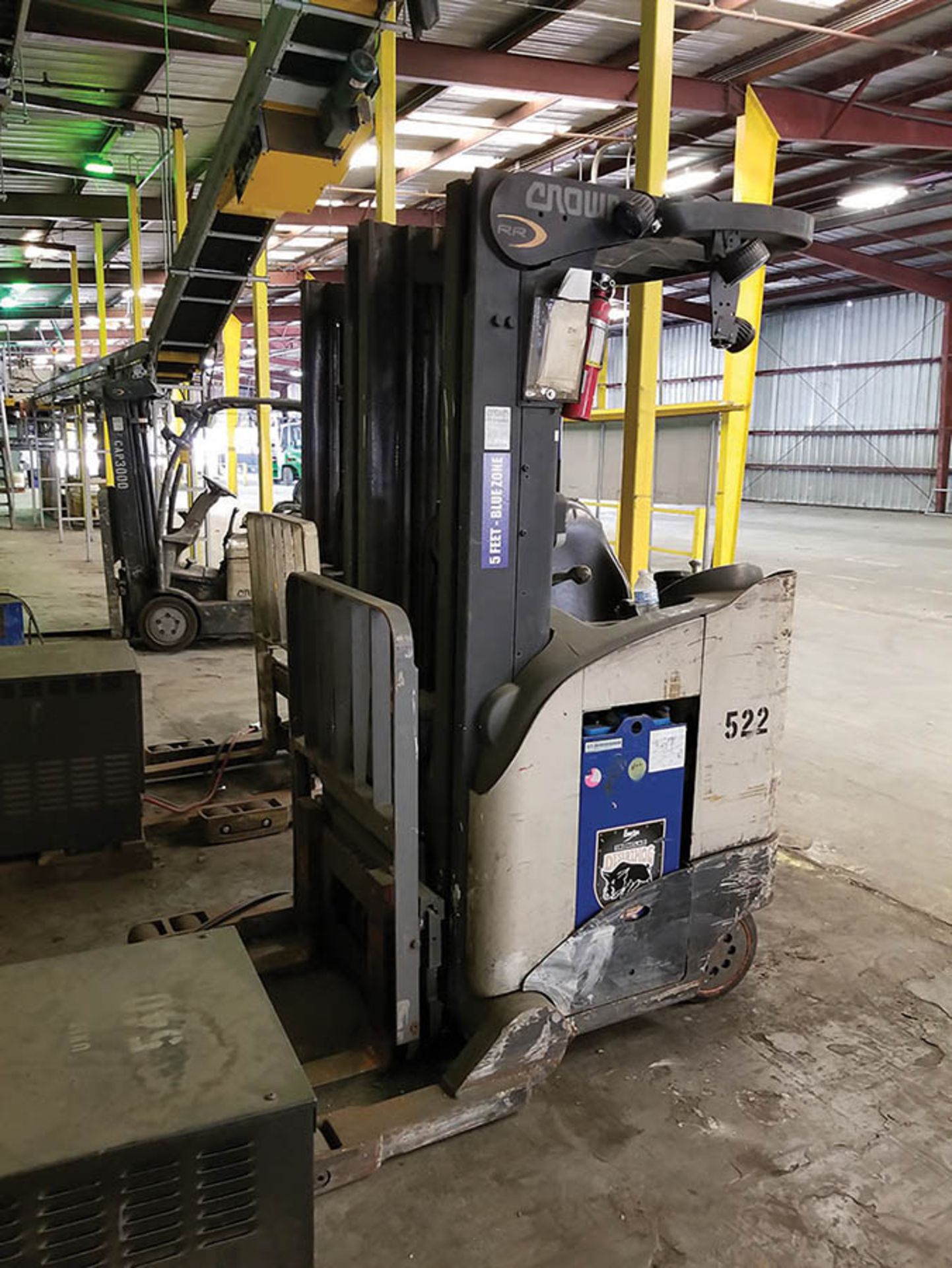 CROWN 5200 SERIES 3,500 LB. NARROW AISLE ELECTRIC FORKLIFT, MODEL RR 5210-35TT198, S/N 1A309223, - Image 3 of 7