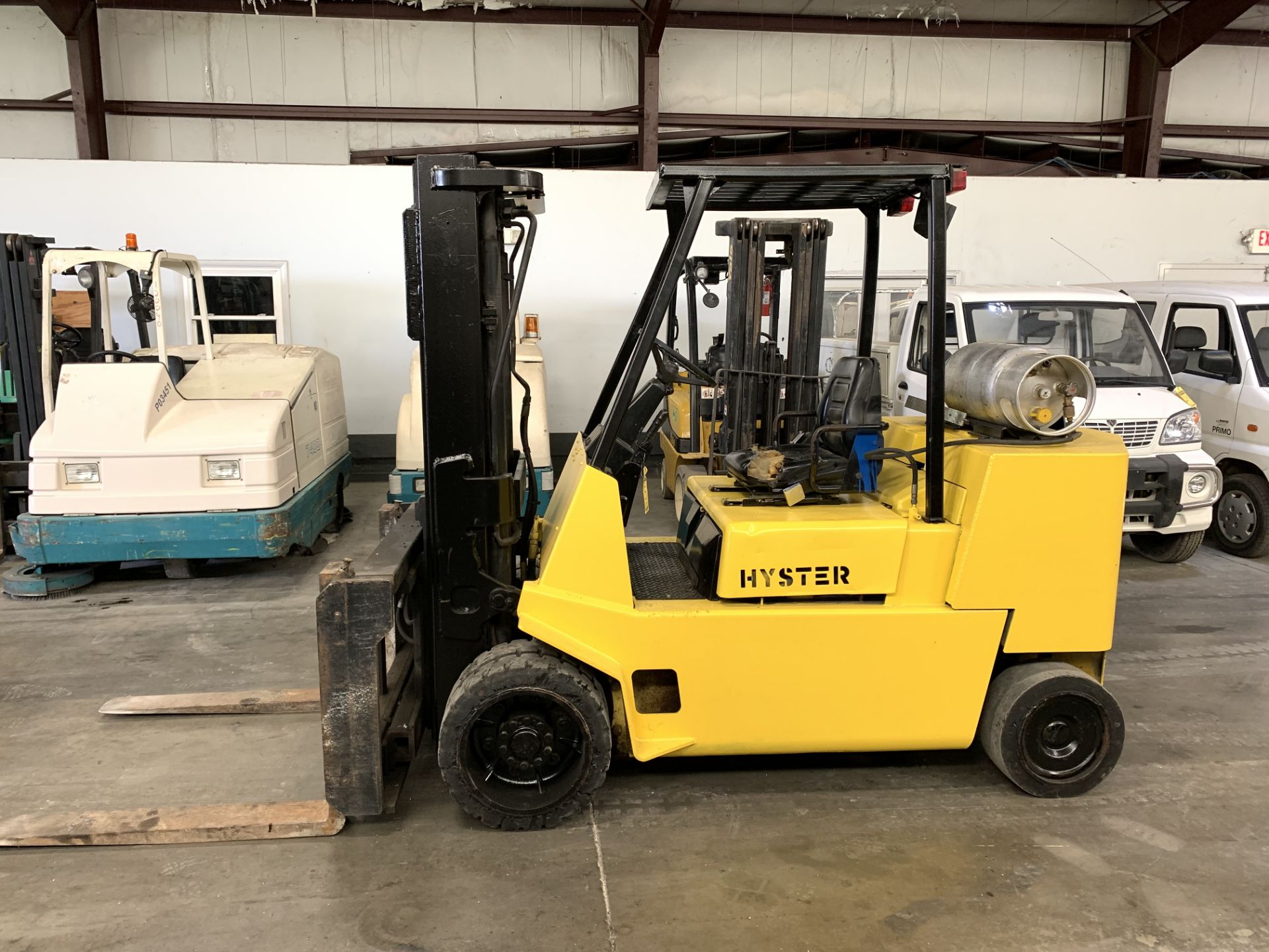 1997 HYSTER 12,000 LB., MODEL: S120XLS, S/N: D004D04639U, LPG, MONTROL, SOLID TIRES, 161” RAISED/