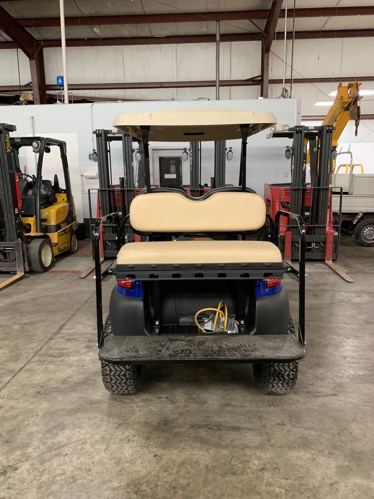 2014 CLUB CAR PRECEDENT ELECTRIC GOLF CART, WITH 48 VOLT CHARGER, 4-PASSENGER FOLD DOWN SEAT, LIFT - Image 4 of 6