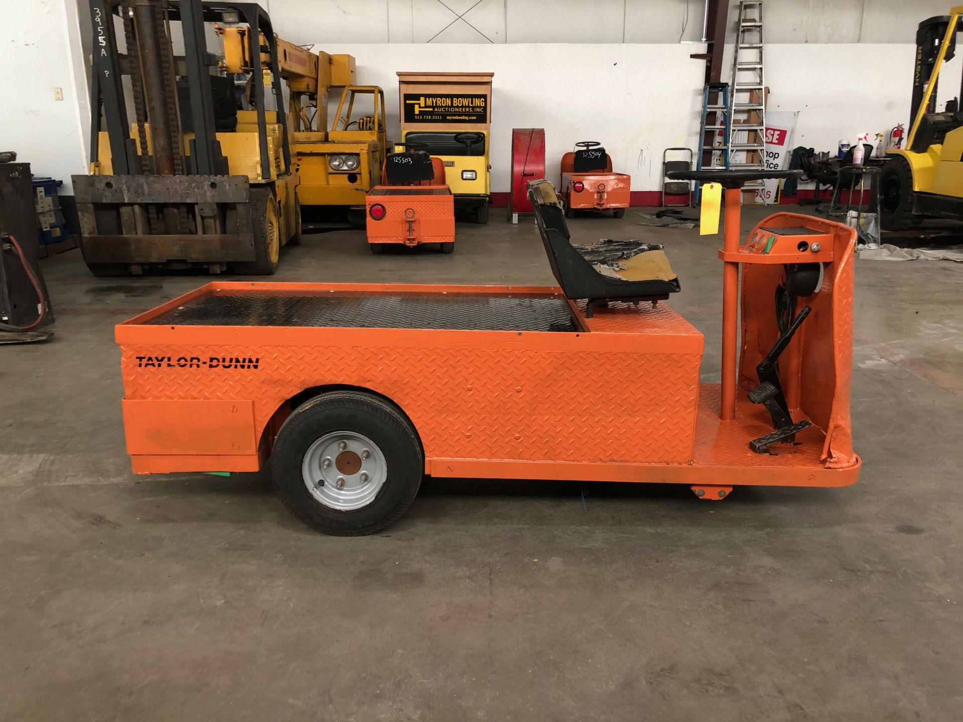 2007 TAYLOR-DUNN 3-WHEEL ELECTRIC PERSONNEL CART, MODEL: C0-014-32, WITH 24-VOLT ON-BOARD CHARGER, - Image 2 of 4