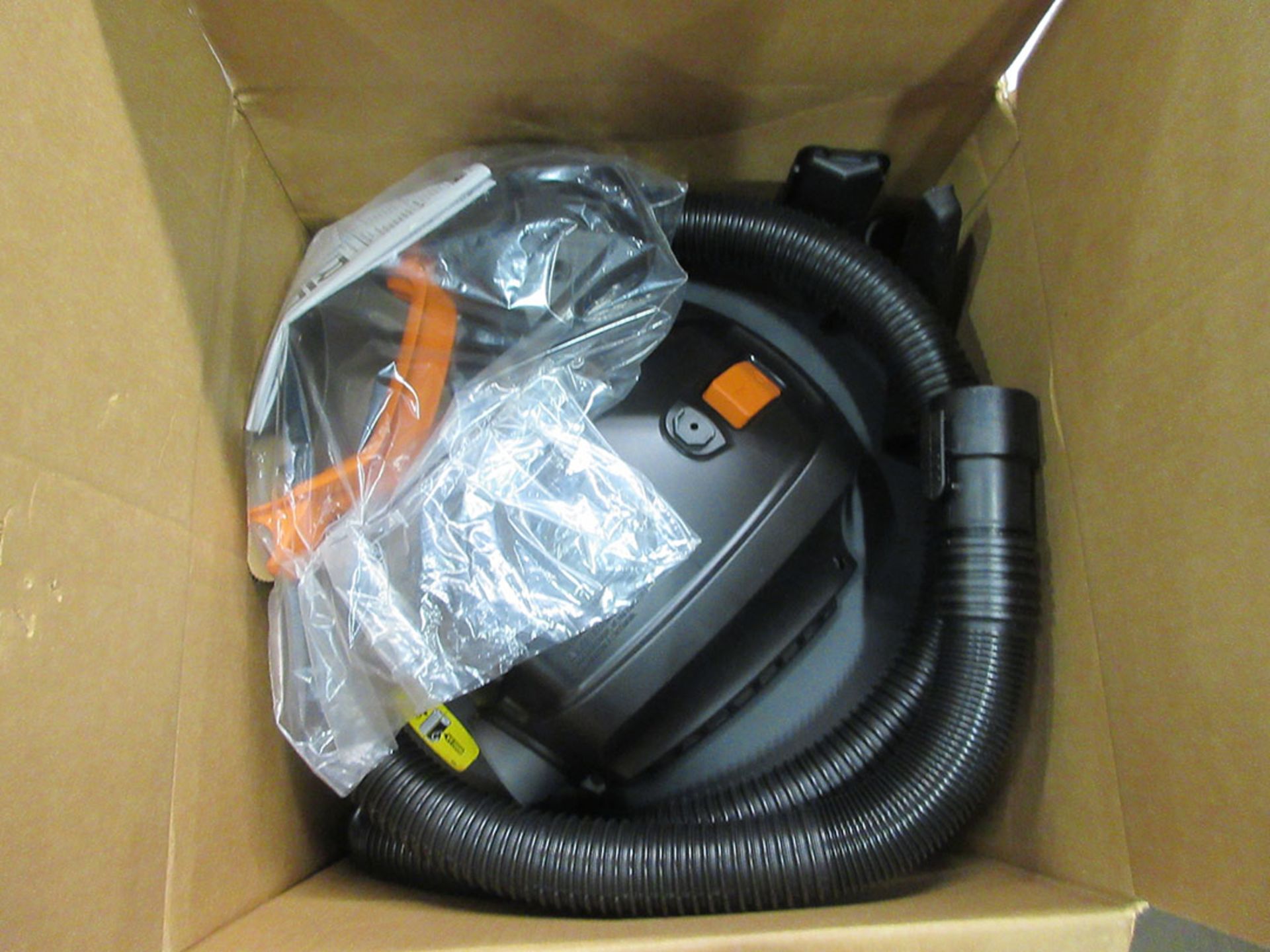 RIDGID 9-GALLON 4.25 HP WET/DRY VAC - Image 2 of 2