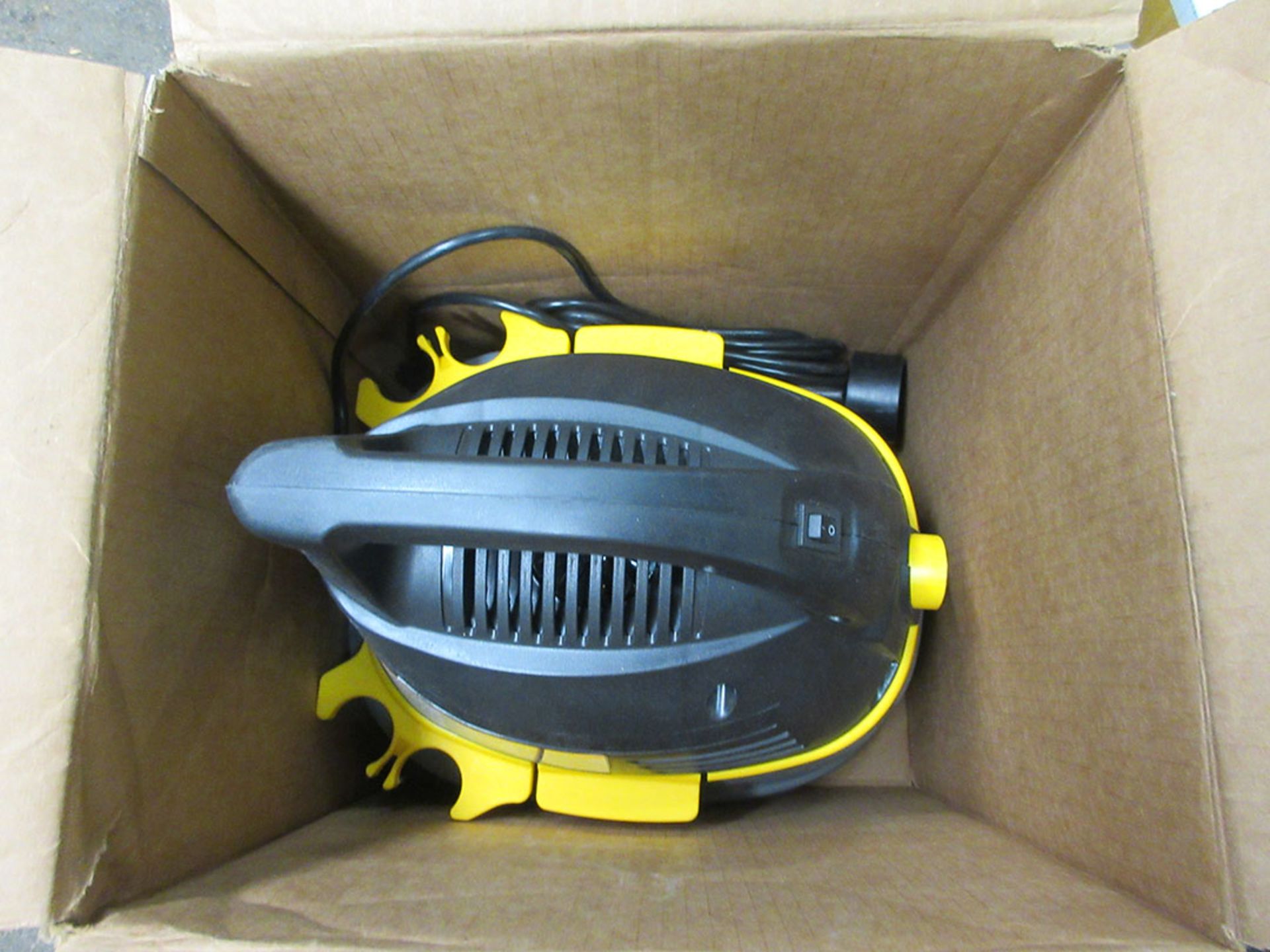 STINGER 2.5 GALLON 1.75 HP WET/DRY VAC - Image 2 of 2