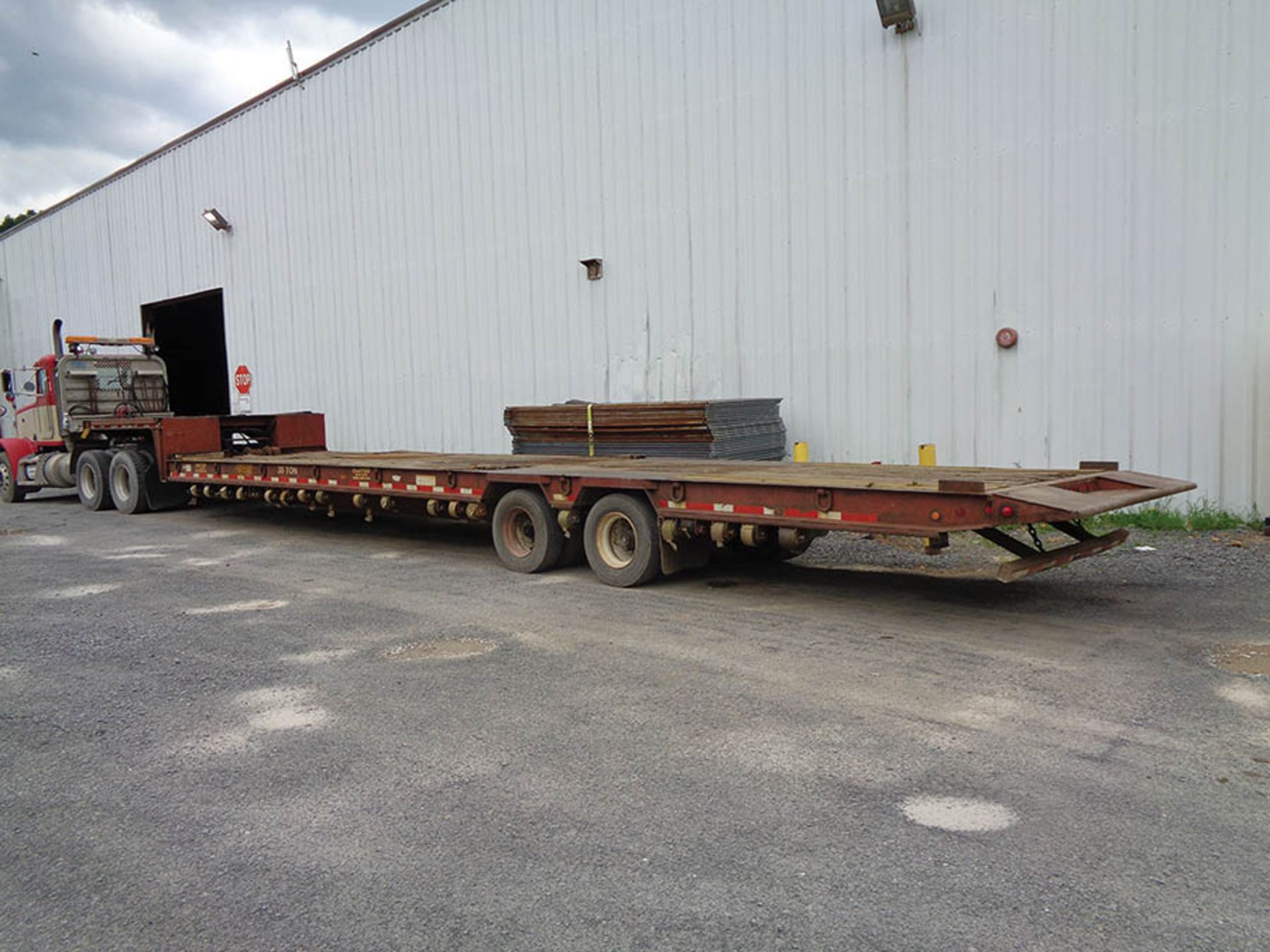 2002 BETTERBUILT 30 TON 51' TILT DECK TRAILER W/ TULSA WINCH - Image 2 of 2