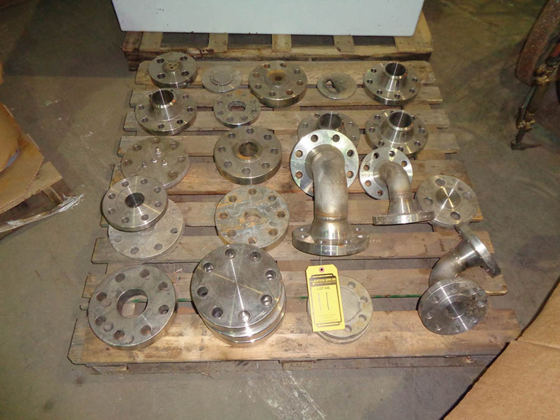 PALLET OF MISC. STAINLESS FLANGES