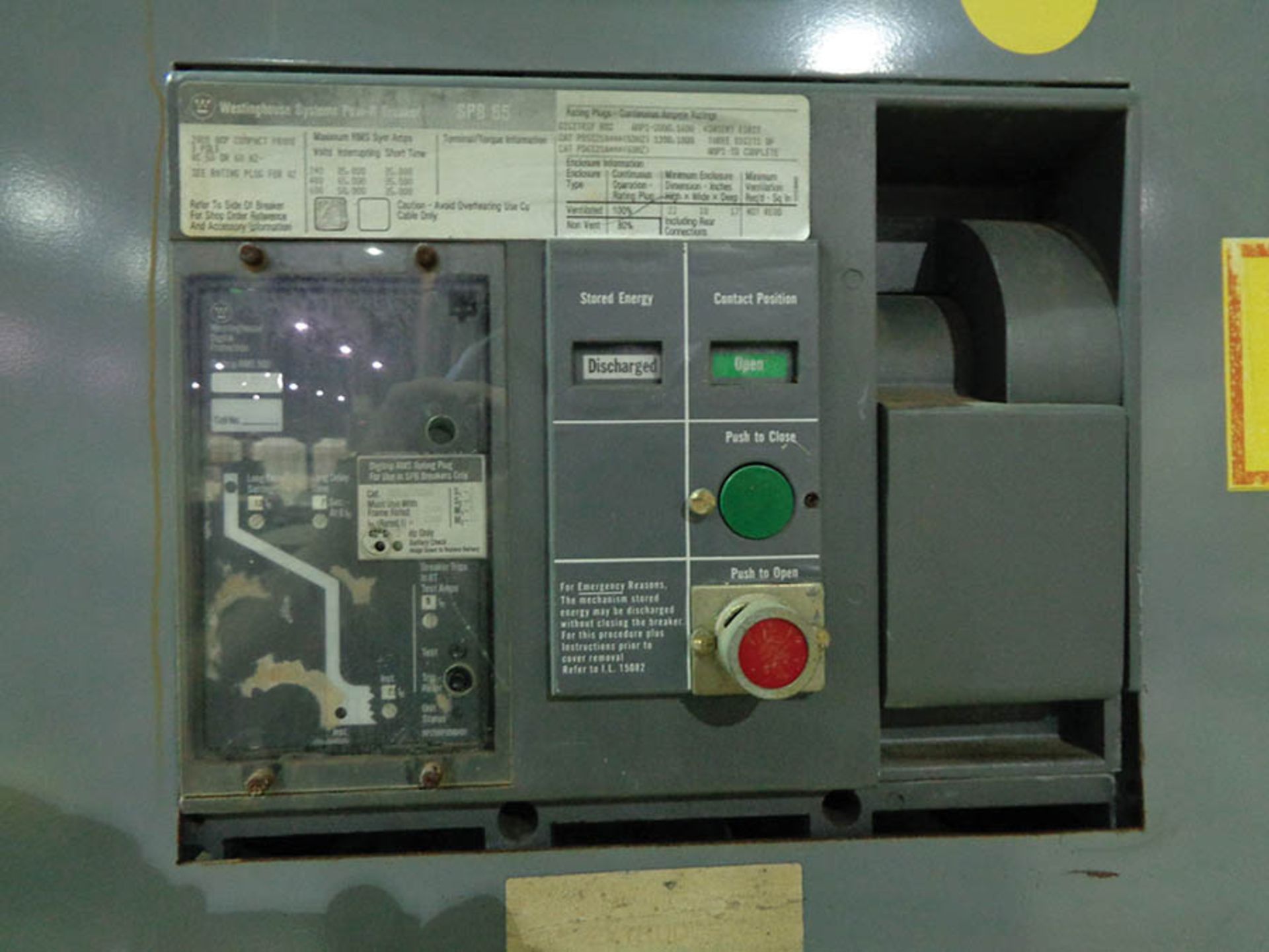 WESTINGHOUSE SPD 65 2000 AMP BREAKER W/ ENCLOSURE AND WESTINGHOUSE 1200 AMP 600V BREAKER W/ - Image 2 of 2