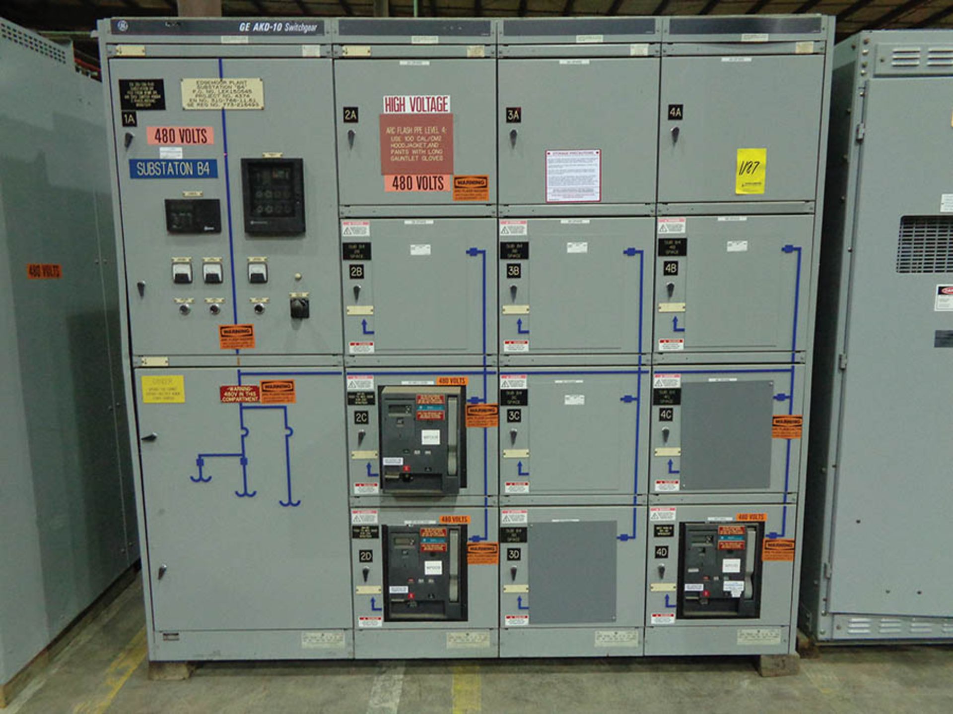 GENERAL ELECTRIC GE AKD-10 SWITCHGEAR 480V W/ 3 GE WAVEPRO LOW VOLTAGE CIRCUIT BREAKERS