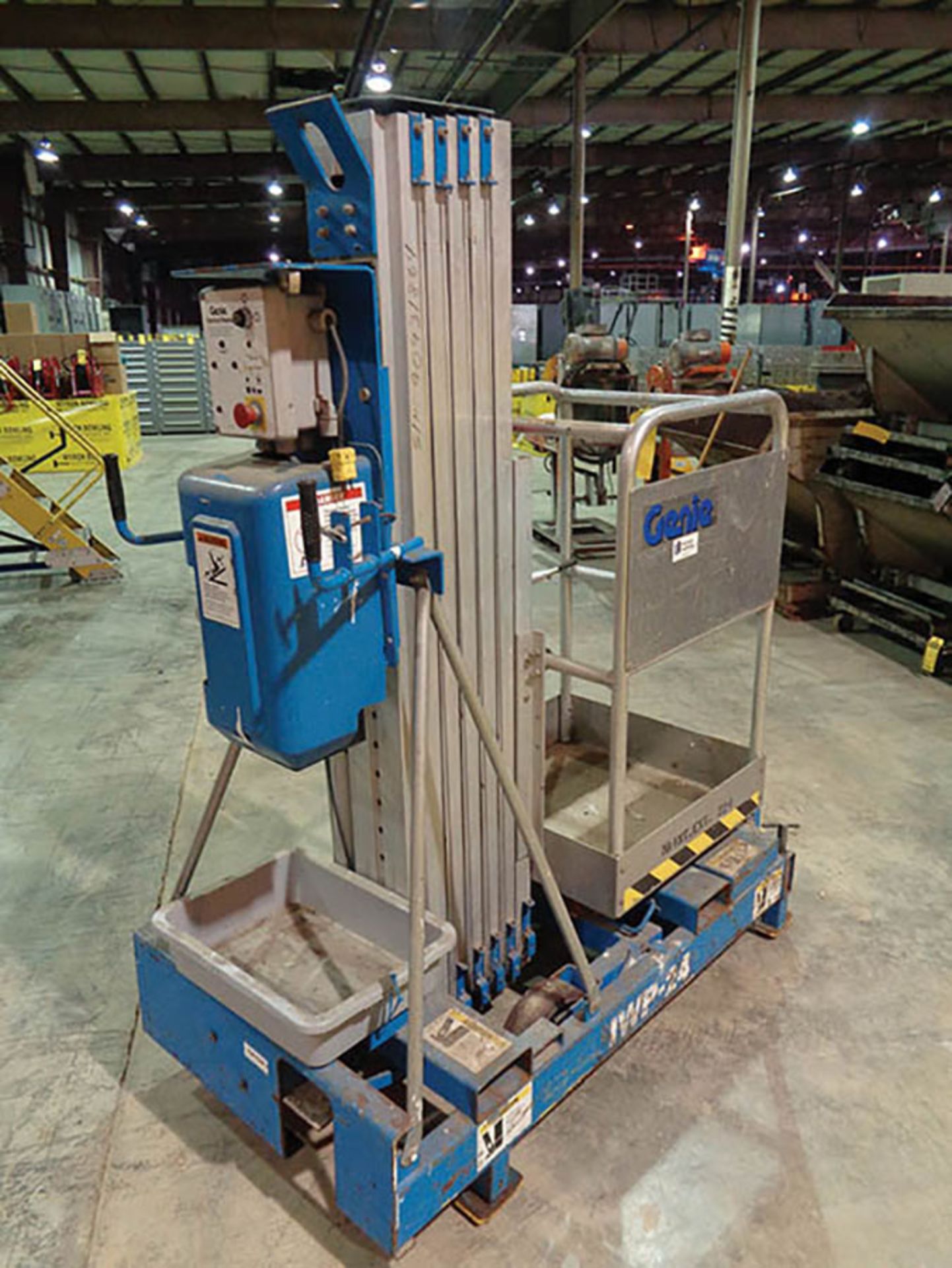 GENIE IWP-24 PERSONAL ELECTRIC MAN LIFT - Image 2 of 2