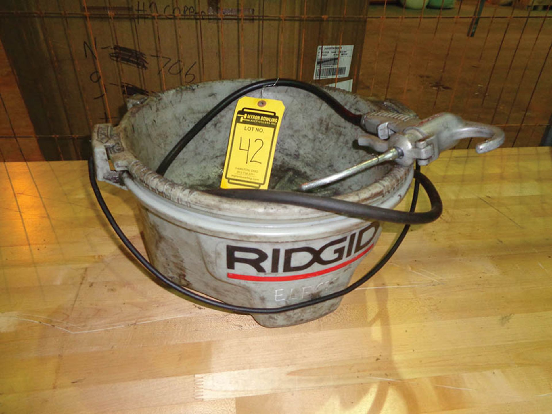 RIDGID PIPE THREADER OILER BUCKET