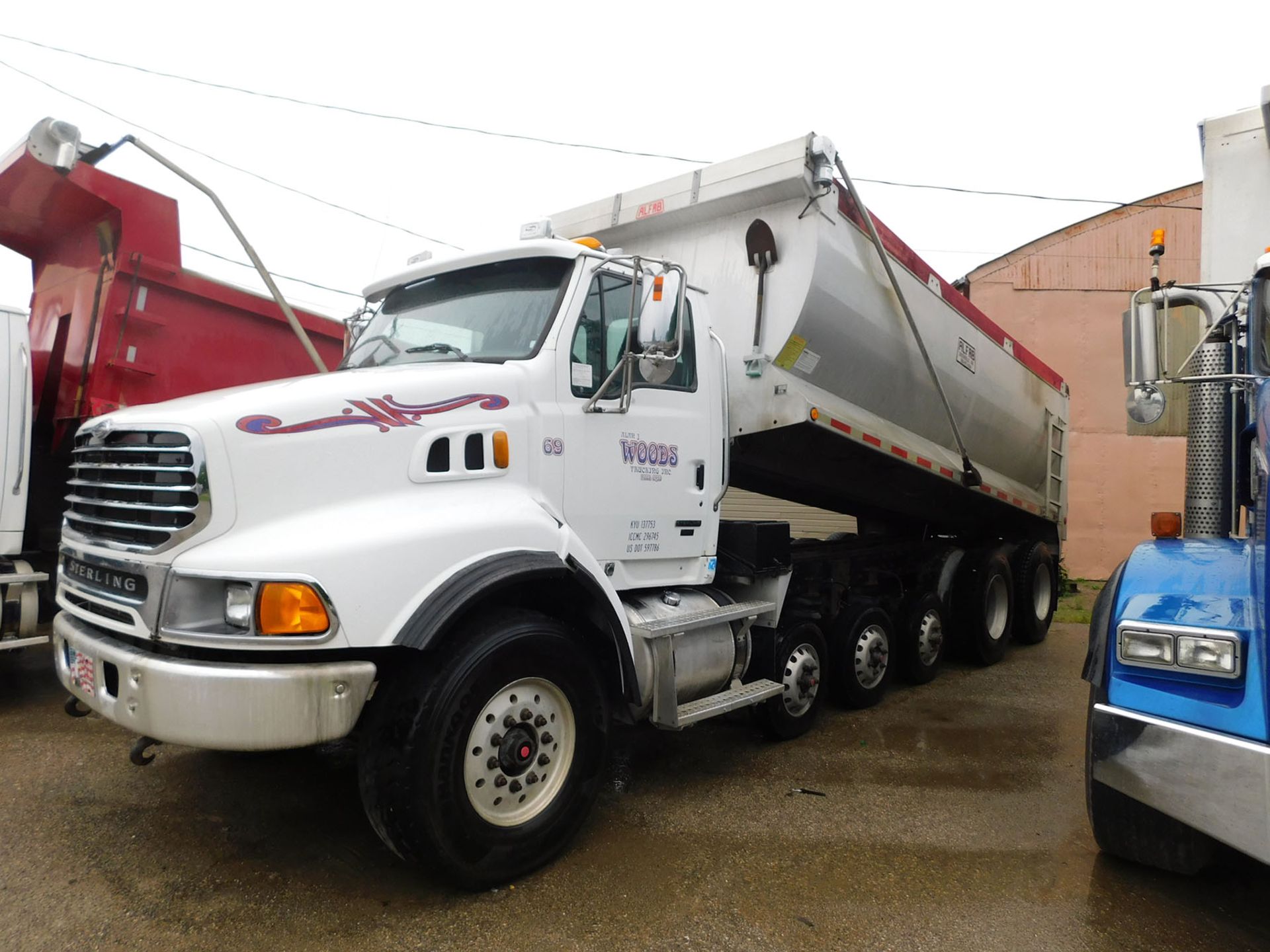 2006 STERLING DUMP TRUCK; MERCEDES BENZ 450-HP, ROAD RANGER 8-SPEED TRANSMISSION WITH DEEP - Image 2 of 9