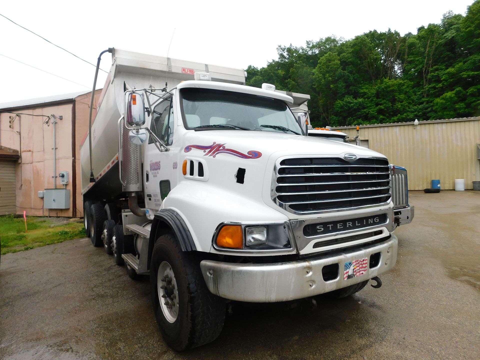 2006 STERLING DUMP TRUCK; MERCEDES BENZ 450-HP, ROAD RANGER 8-SPEED TRANSMISSION WITH DEEP - Image 4 of 9