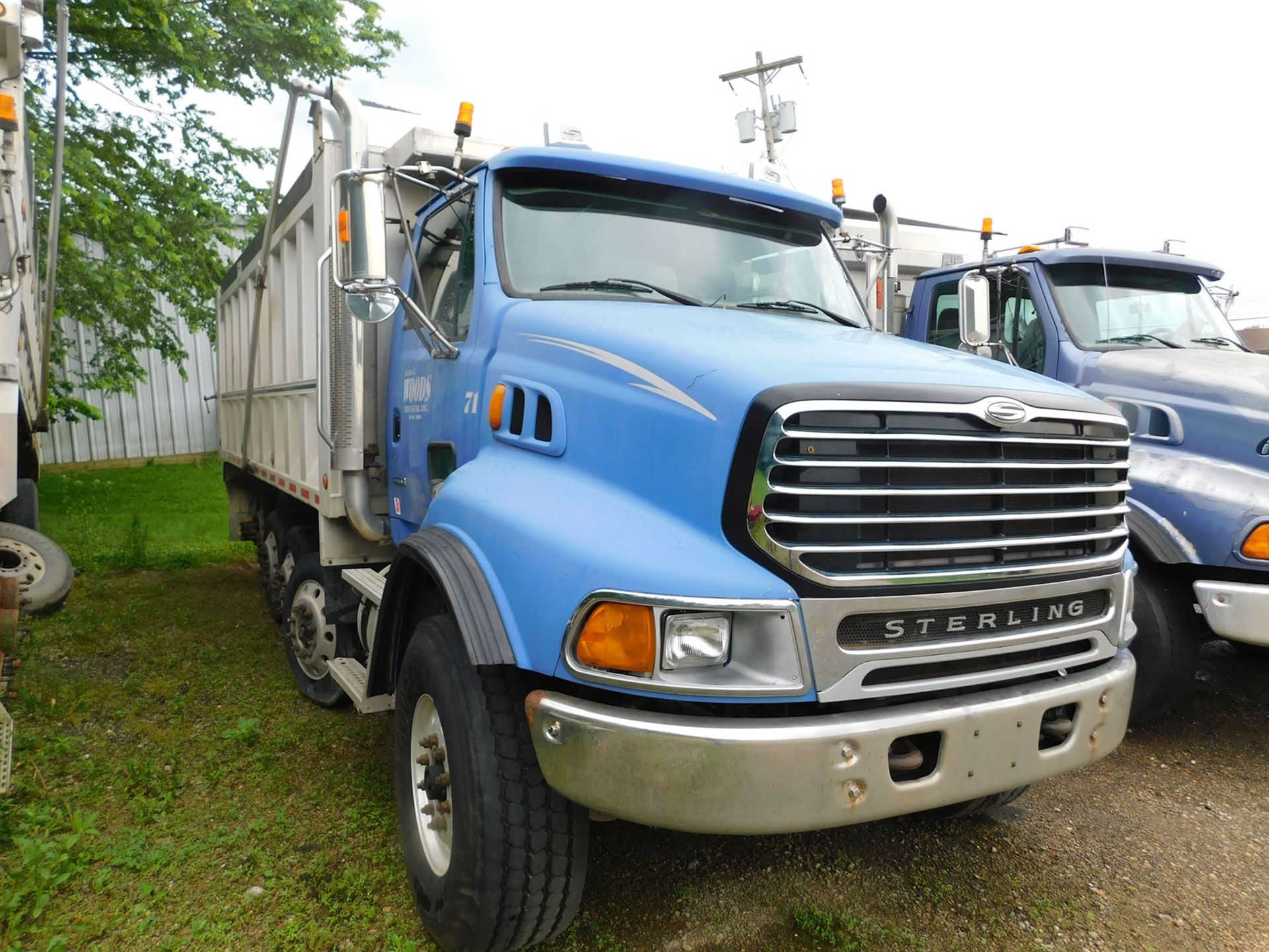 2006 STERLING DUMP TRUCK; CAT C-13 ACERT TWIN TURBO, ROADRANGER 10-SPEED SPLIT TRANSMISSION WITH - Image 4 of 5