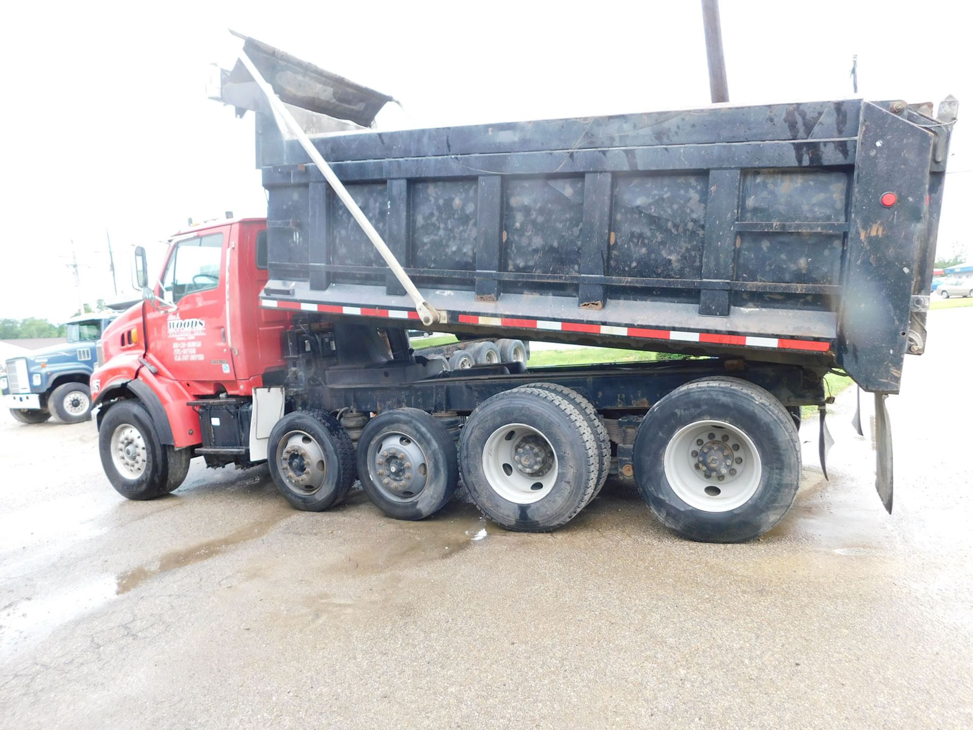 1999 STERLING FORD DUMP TRUCK; CUMMINS M-11, ROADRANGER 8-SPEED TRANSMISSION WITH DEEP REDUCTION, - Image 4 of 8