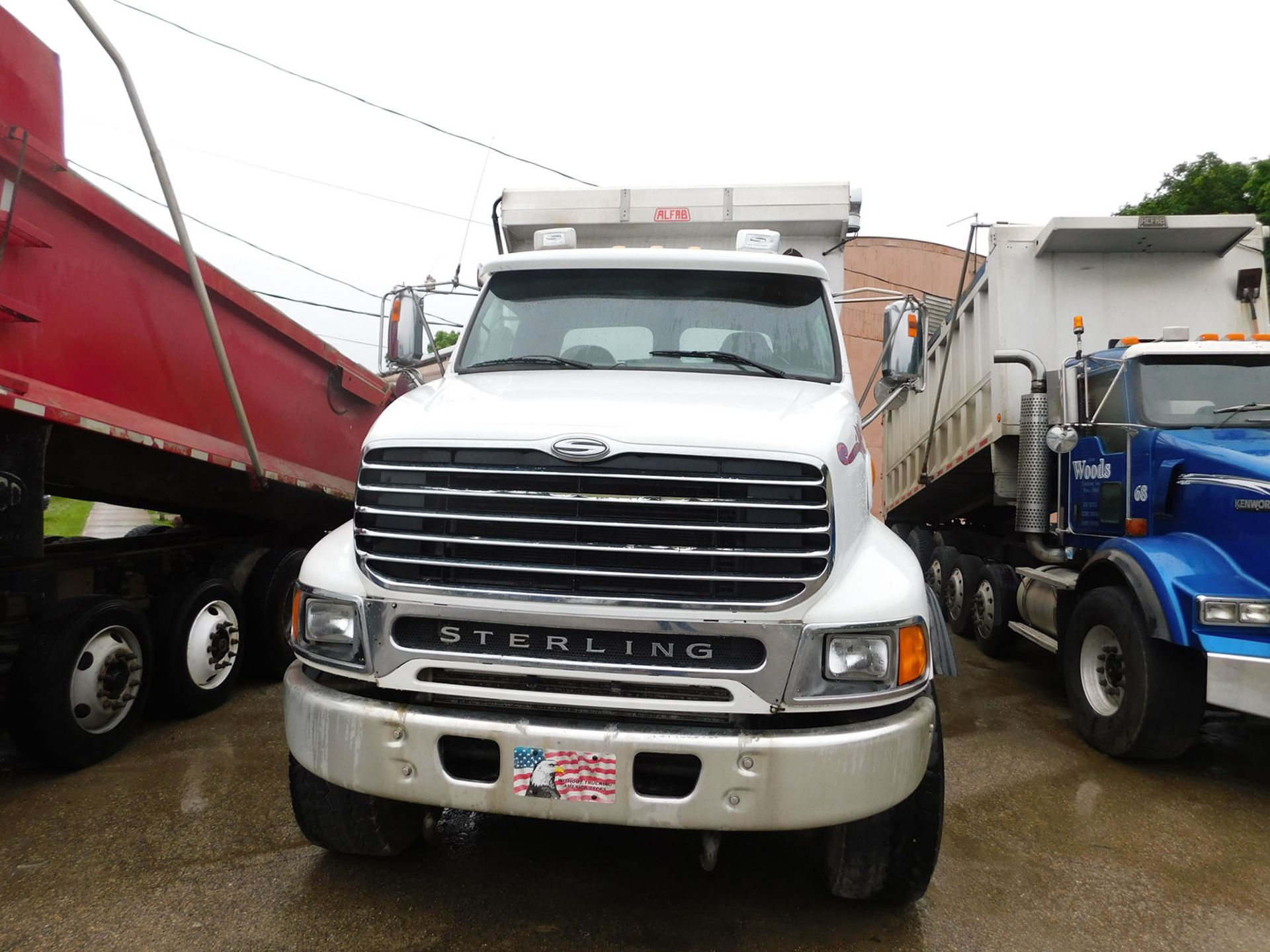 2006 STERLING DUMP TRUCK; MERCEDES BENZ 450-HP, ROAD RANGER 8-SPEED TRANSMISSION WITH DEEP - Image 3 of 9