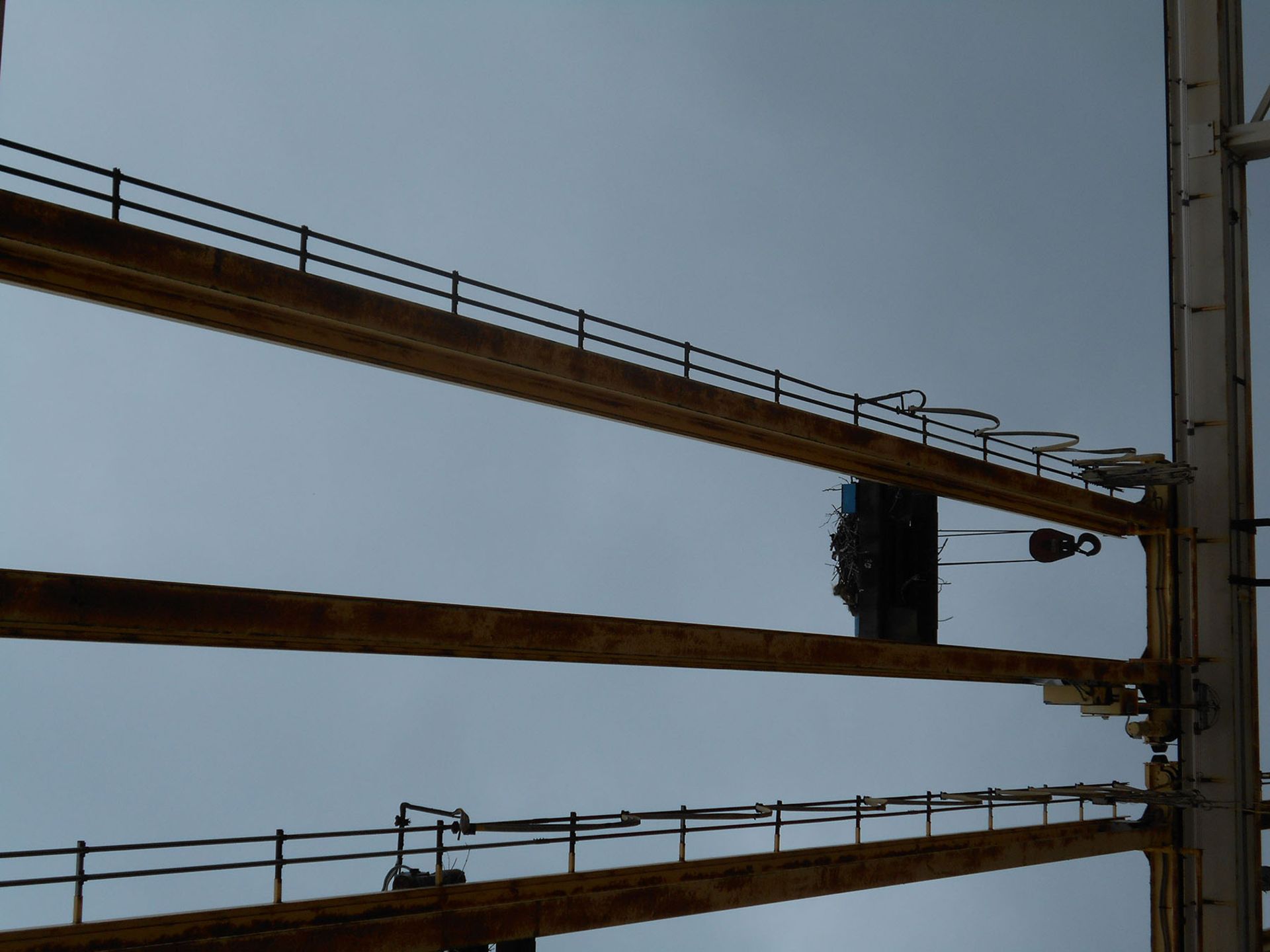 10-TON OVERHEAD CRANE WITH (2) RAILS 60' LONG - Image 3 of 3