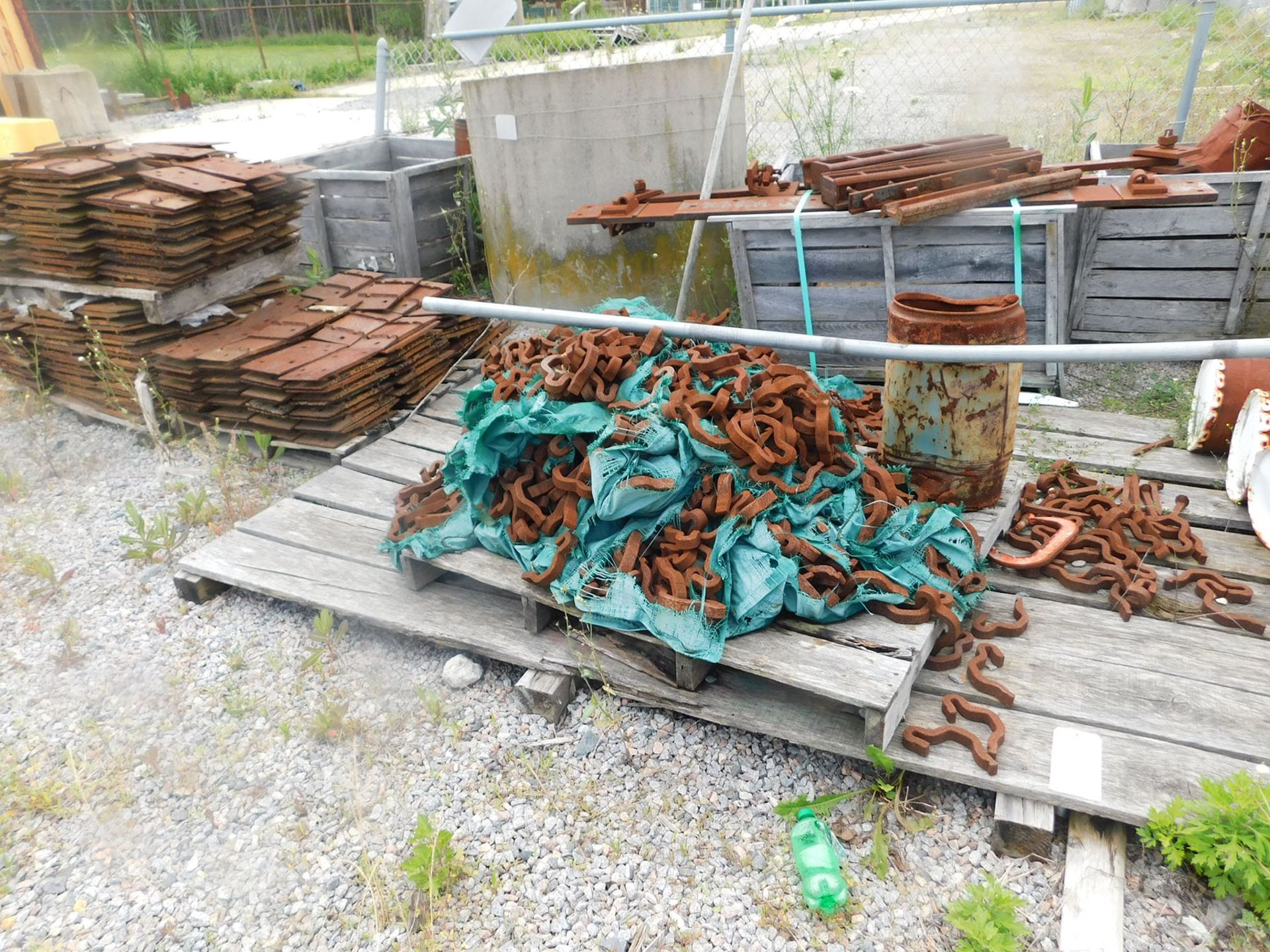 LOT OF PALLETS & BOXES OF RAILROAD STEEL