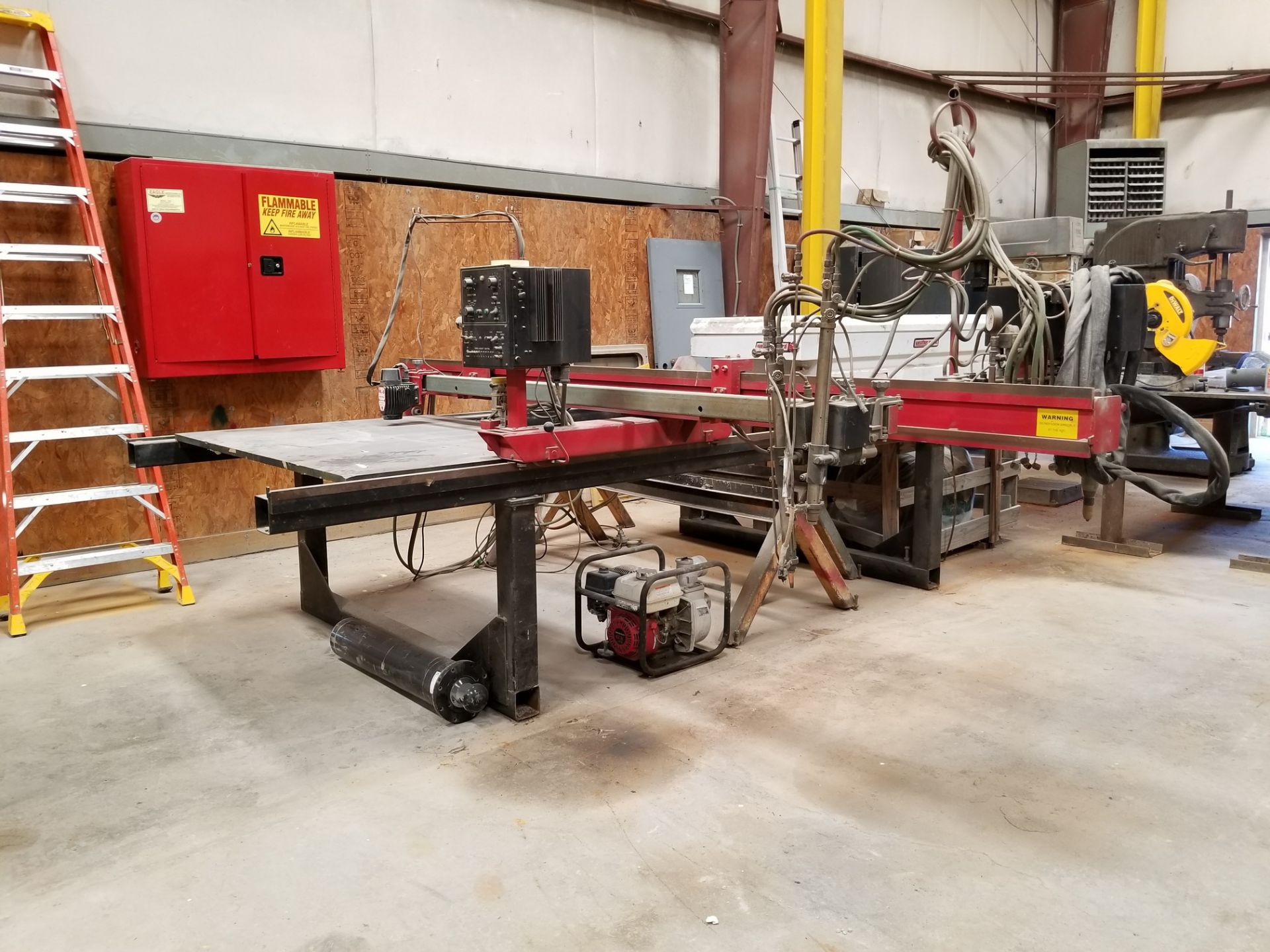 FABRICATING & WELDING EQUIPMENT