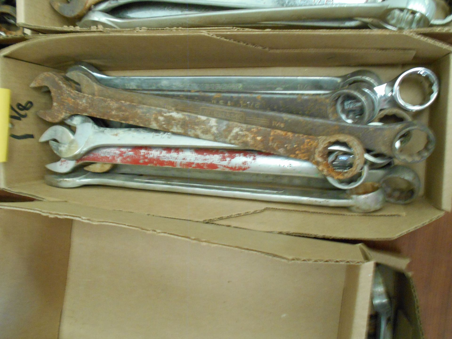 LOT OF 1 1/8'' COMBO WRENCHES