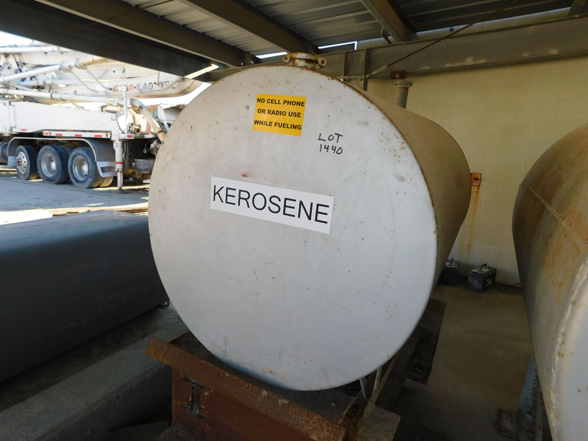 250-GALLON KEROSENE TANK WITH STAND