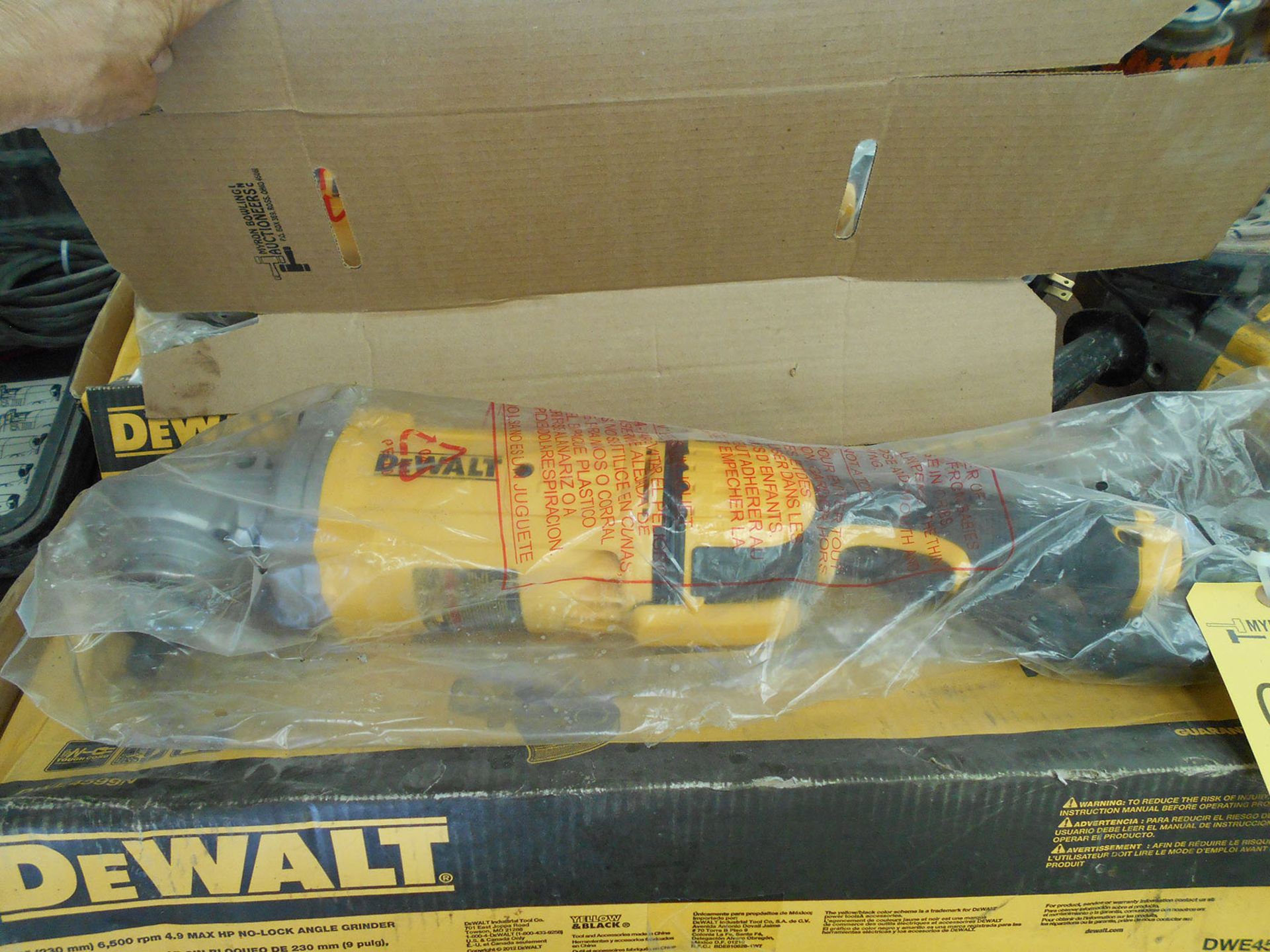 DEWALT DWE4599N 9'' ANGLE GRINDER; S/N 004068, 6,500 RPM