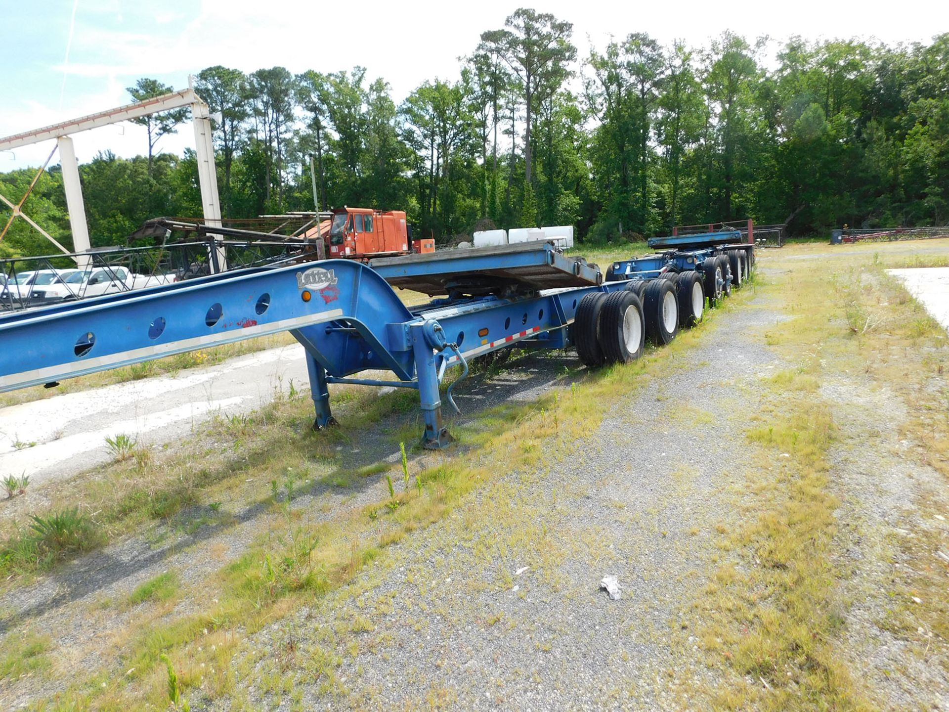 8-AXLE TRAILER WITH REAR STEER - Image 4 of 4