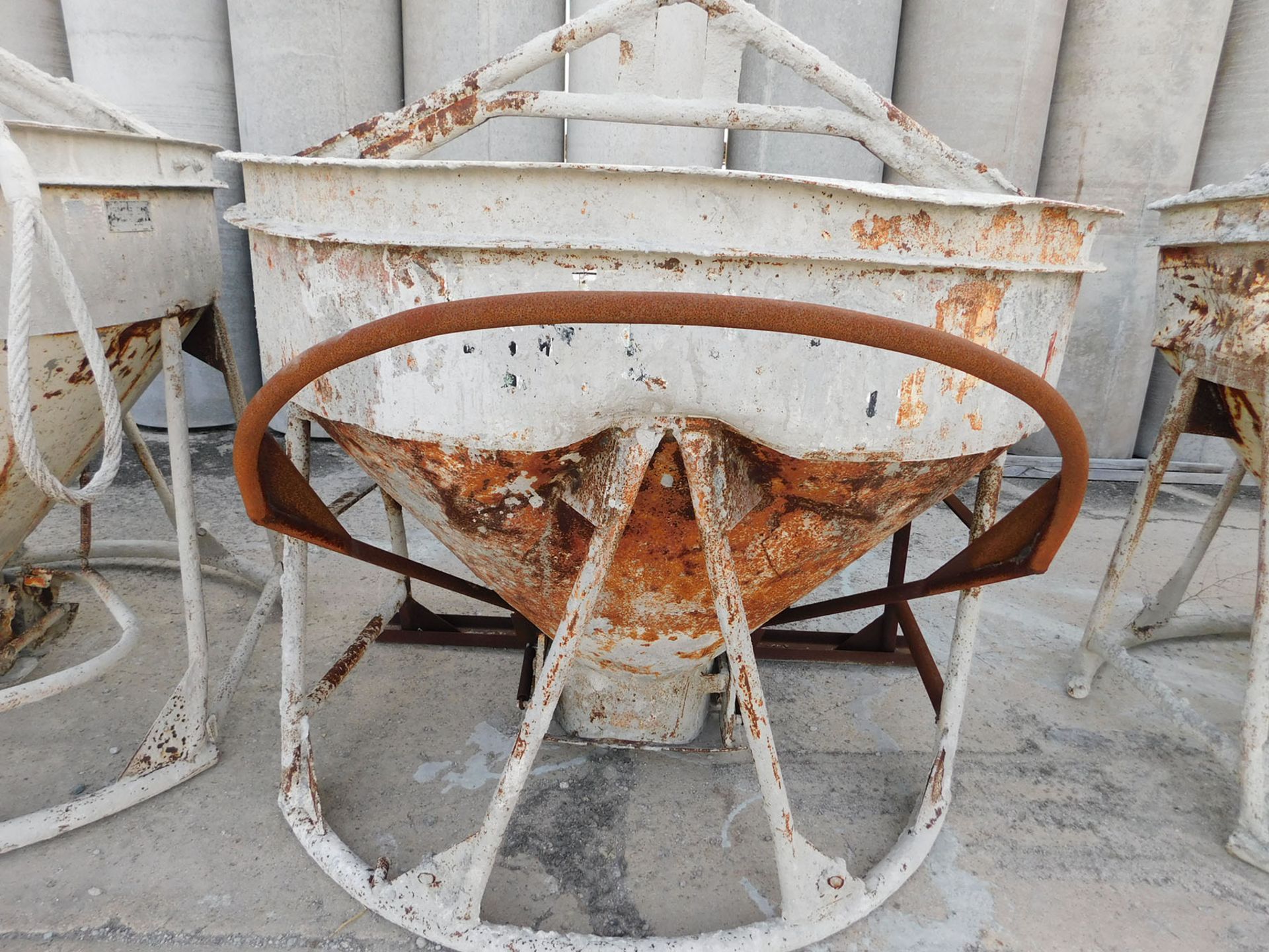 GAR-BRO CONCRETE BUCKET