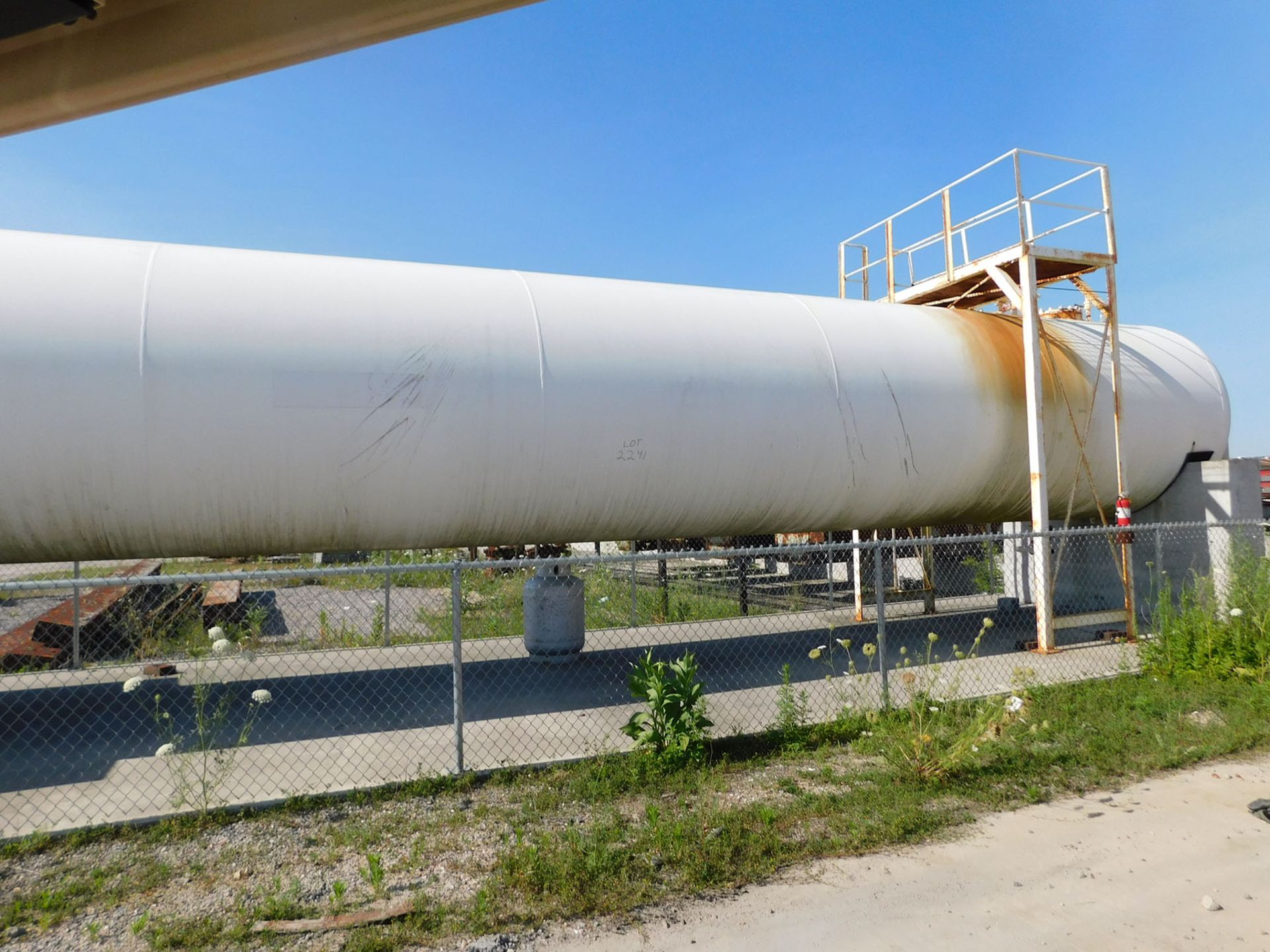 18,000 GALLON CAPACITY PROPANE TANK - Image 2 of 3