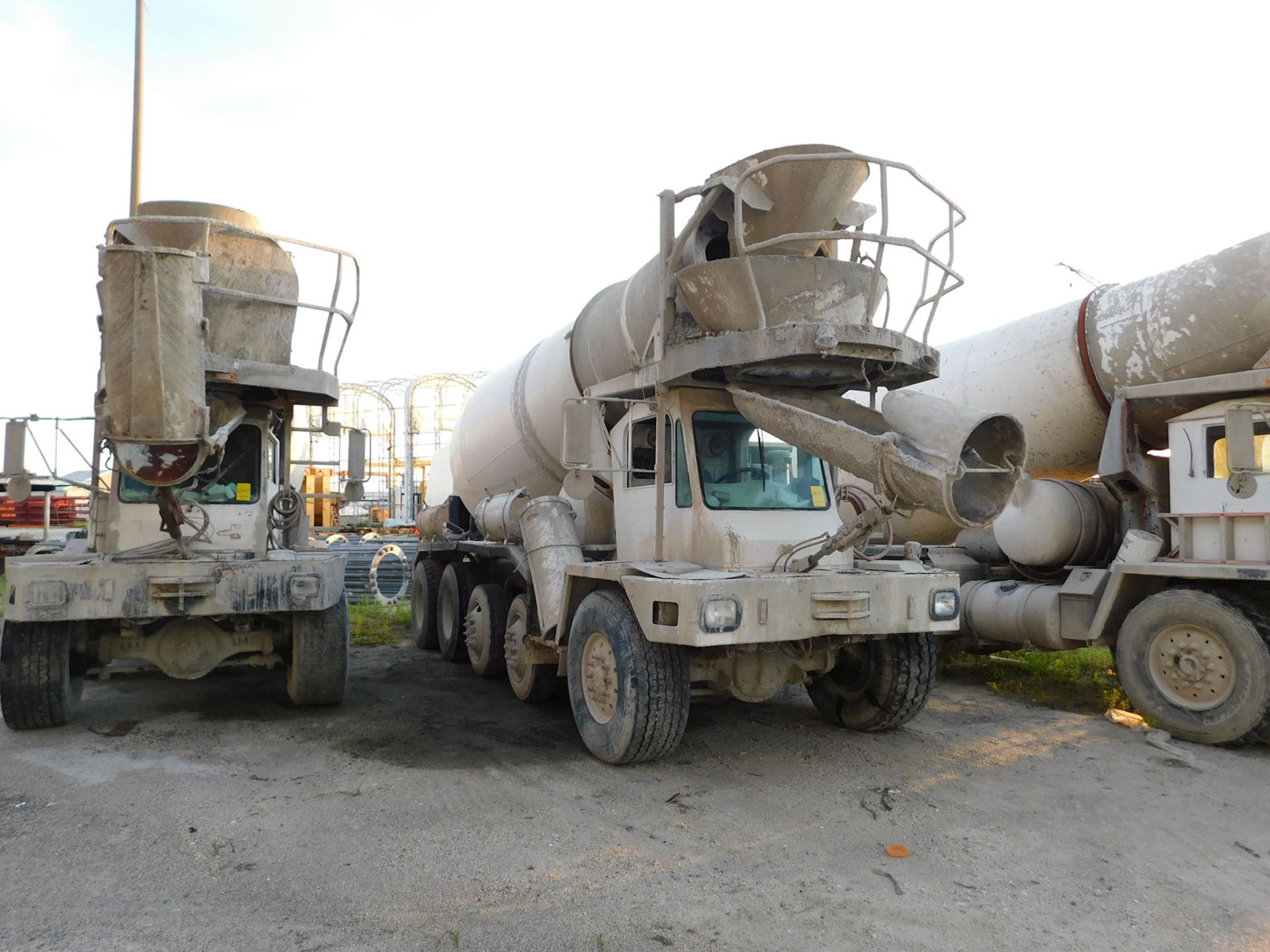 OSH KOSK 195 CONCRETE TRUCK; 11 CUBIC YARD, CUBIC METER MIXER, 510 CU YD, 20,821.9 MILES