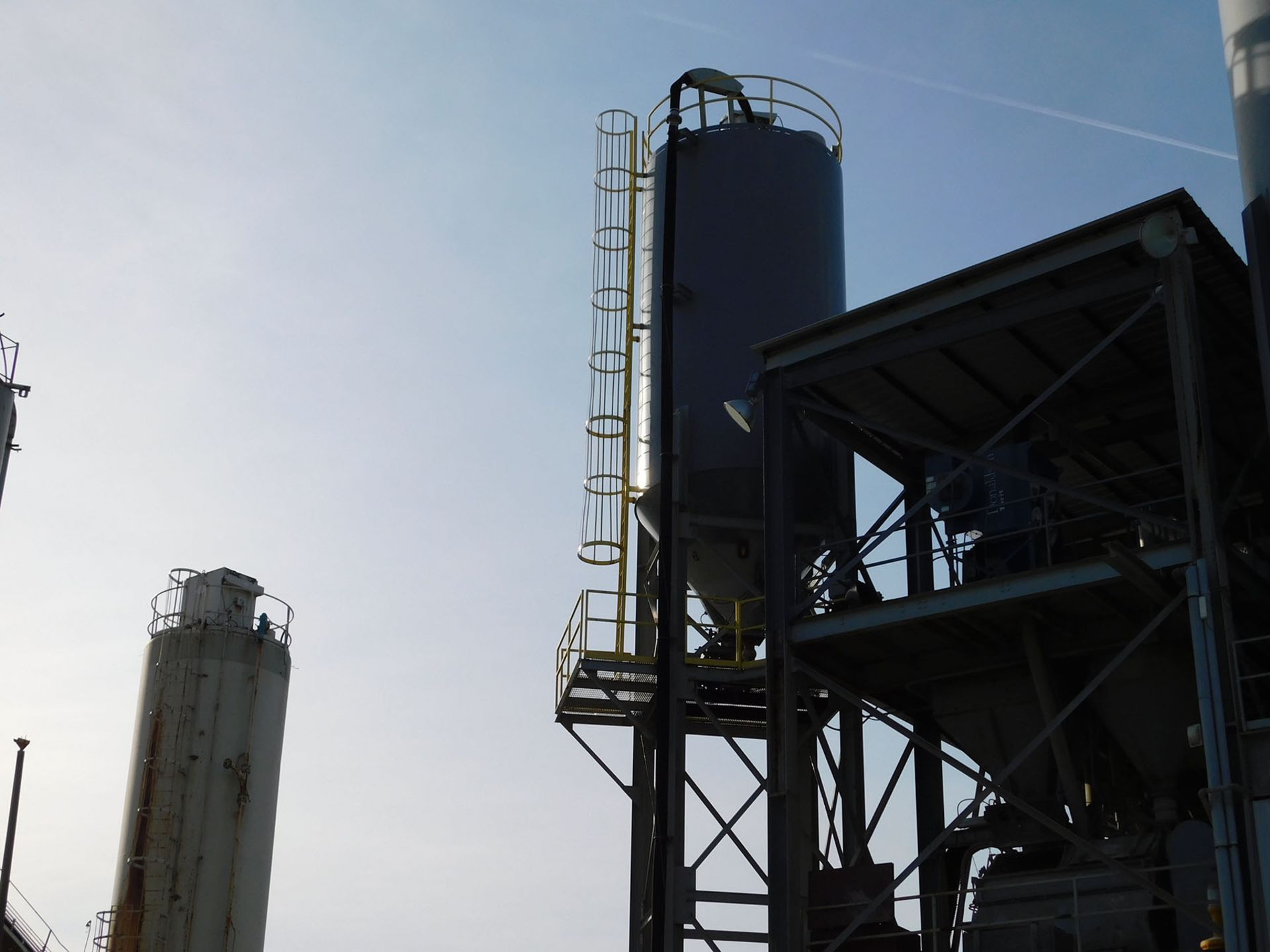 BATCH PLANT CONVEYOR FROM THE DAY BIN STRUCTURE TO THE MIXER FACILITY - Image 2 of 11