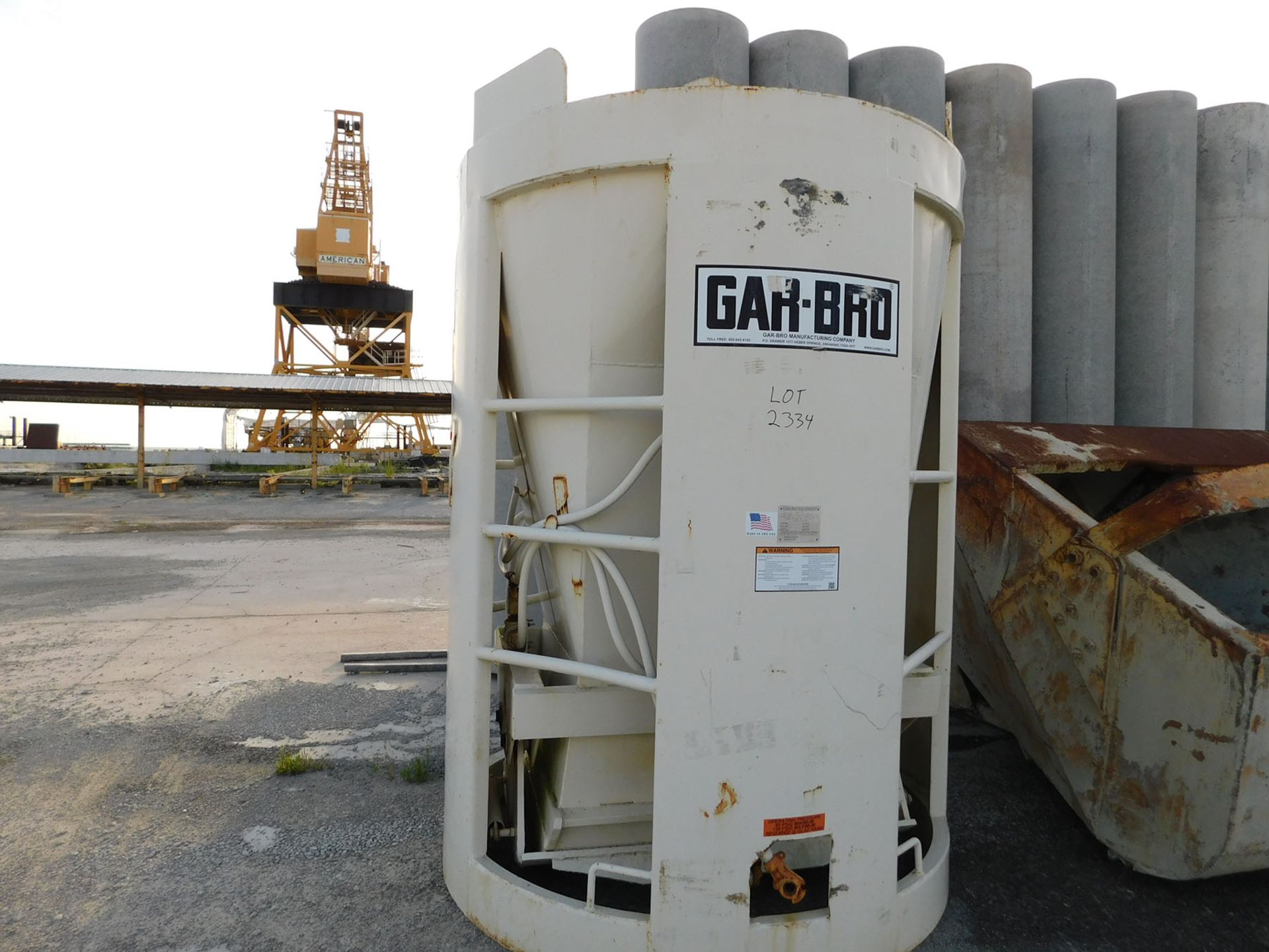 GAR-BRO EQUIPMENT CONCRETE BUCKET; MAX WEIGHT 27,500 LBS., YEAR 2015