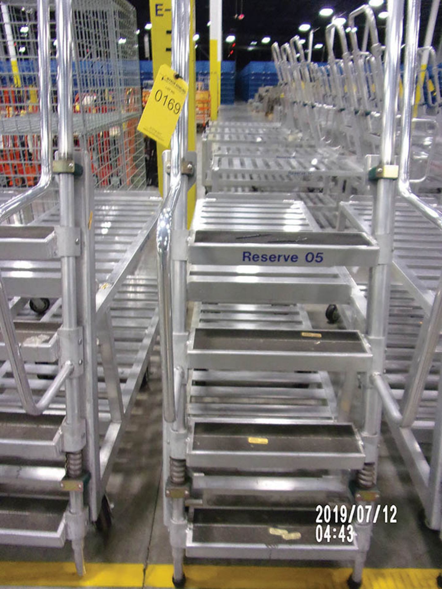 ALUMINUM PICKING CART WITH LADDER - Image 5 of 5